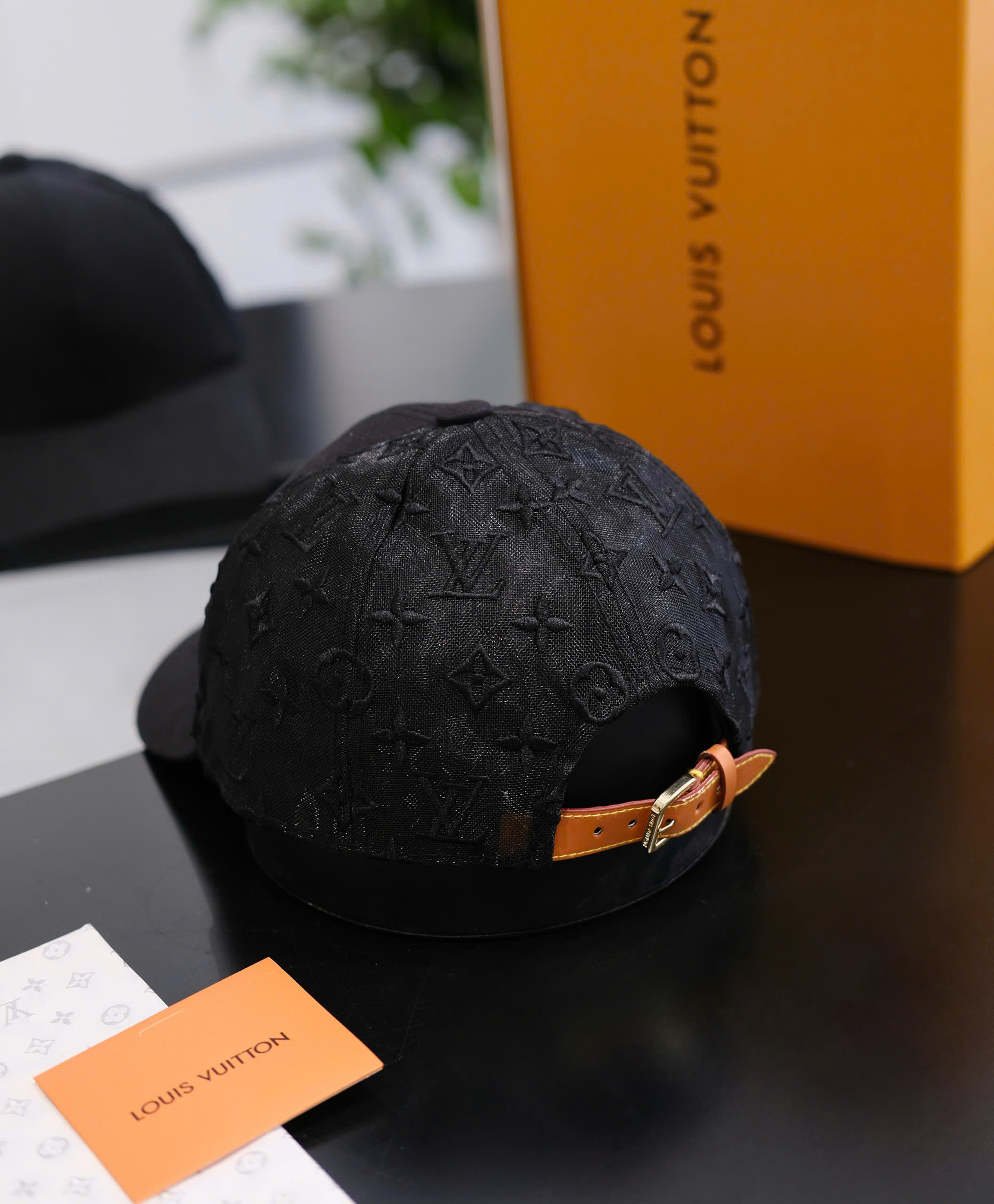 Mũ lưỡi trai nón kết Louis Vuitton LV Đen monogram vải bò mix logo thêu Like Auth DDT
