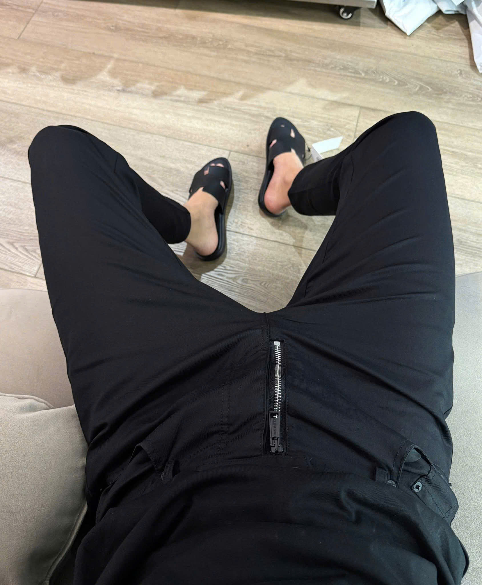 Quân Kaki Dsquared2 DSQ Đen 4 khuy khóa ZIP lệch Like Auth 28-36 DDT