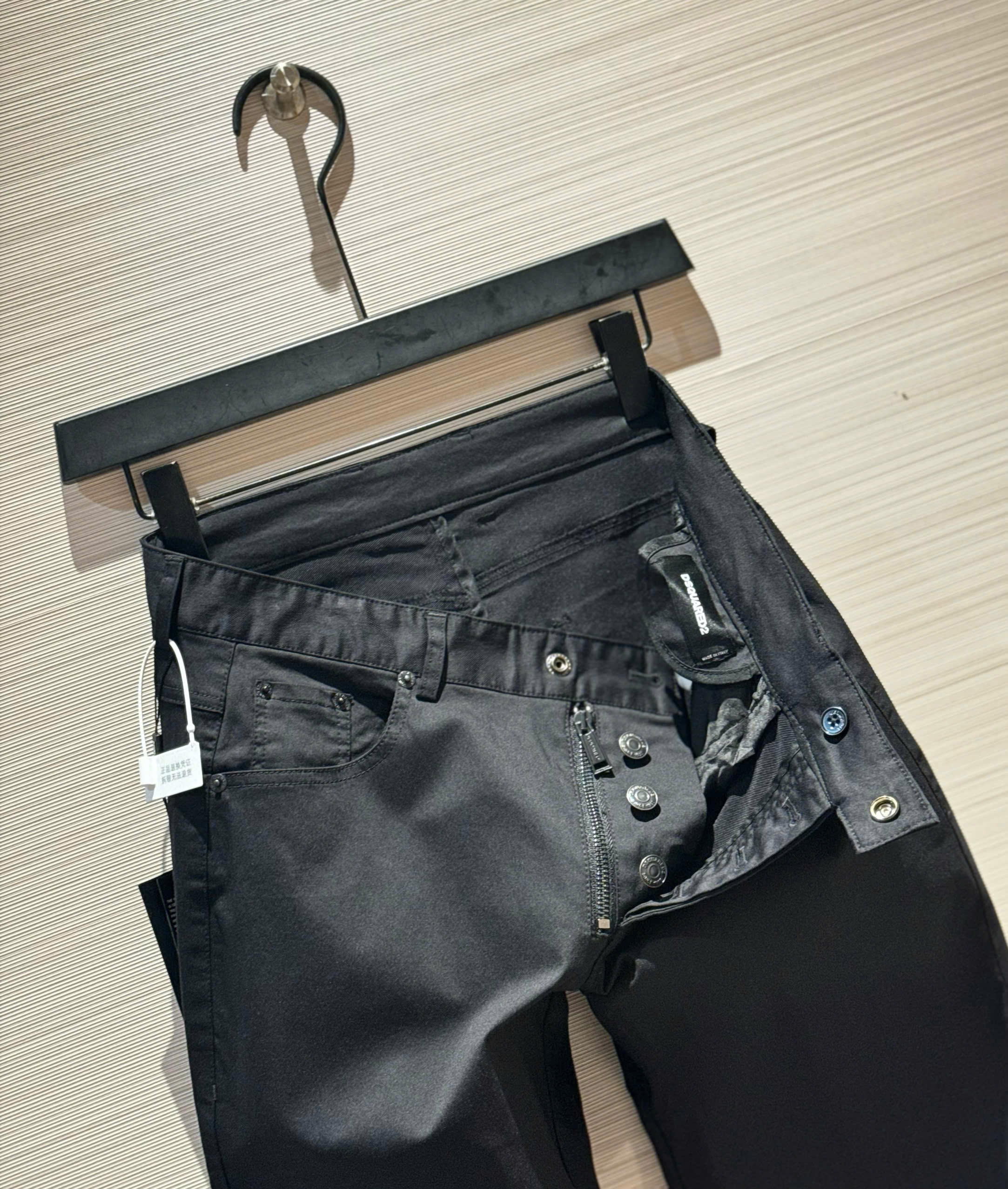 Quân Kaki Dsquared2 DSQ Đen 4 khuy khóa ZIP lệch Like Auth 28-36 DDT