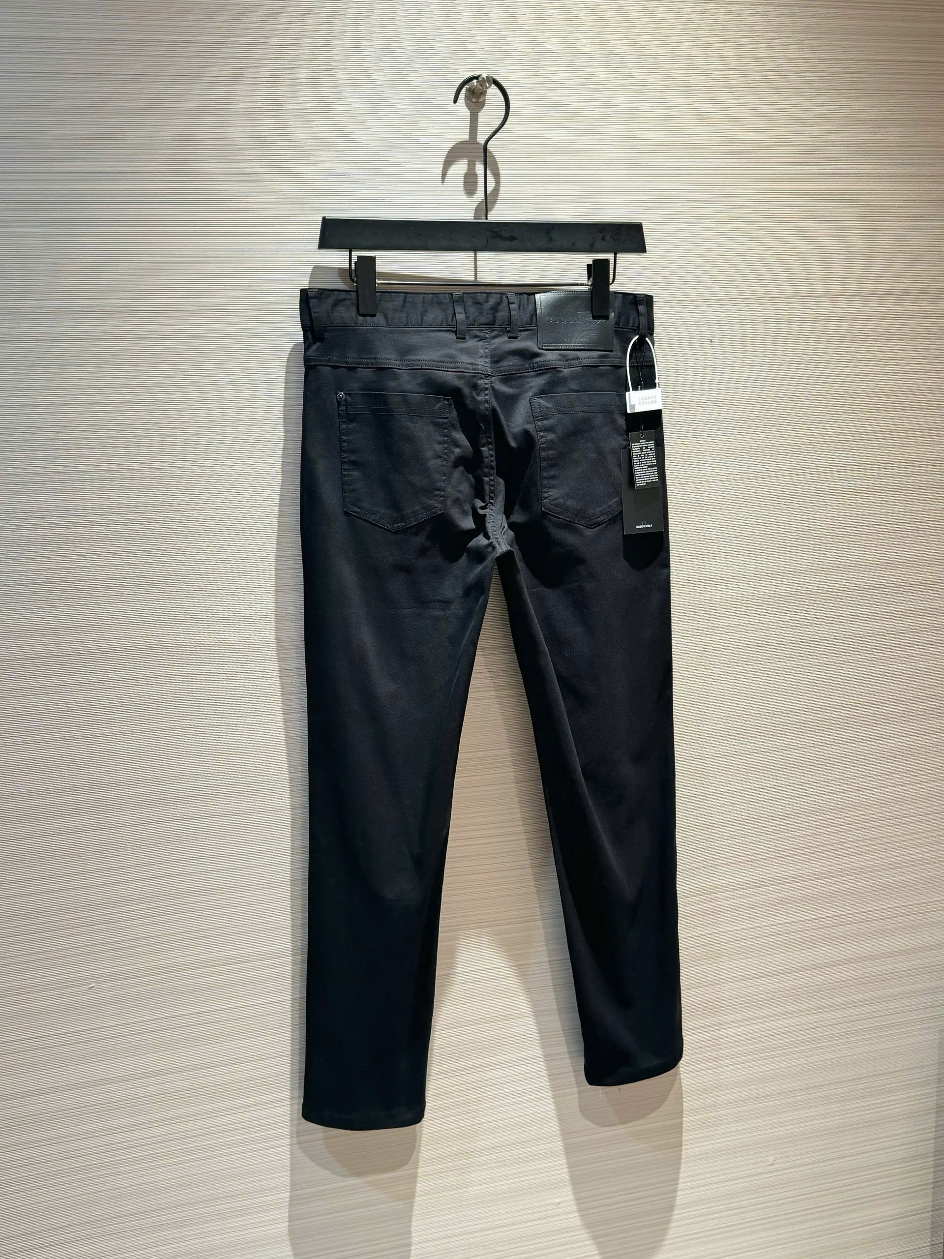 Quân Kaki Dsquared2 DSQ Đen 4 khuy khóa ZIP lệch Like Auth 28-36 DDT