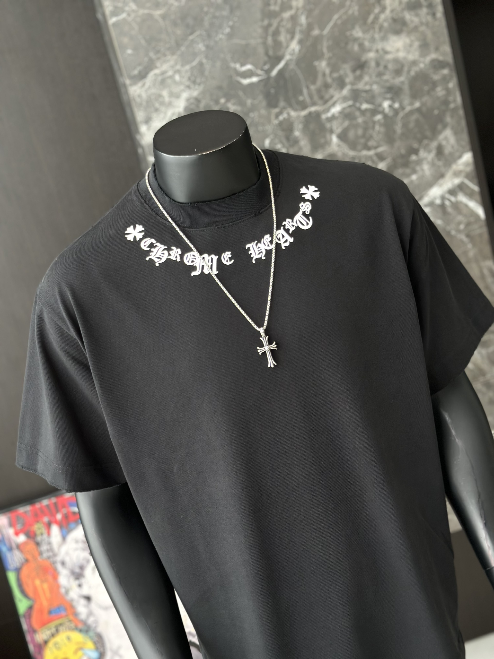 Áo phông T shirt Chrome Heart logo quanh cổ chữ thập sau lưng Like Auth M-XL VTN\Đen