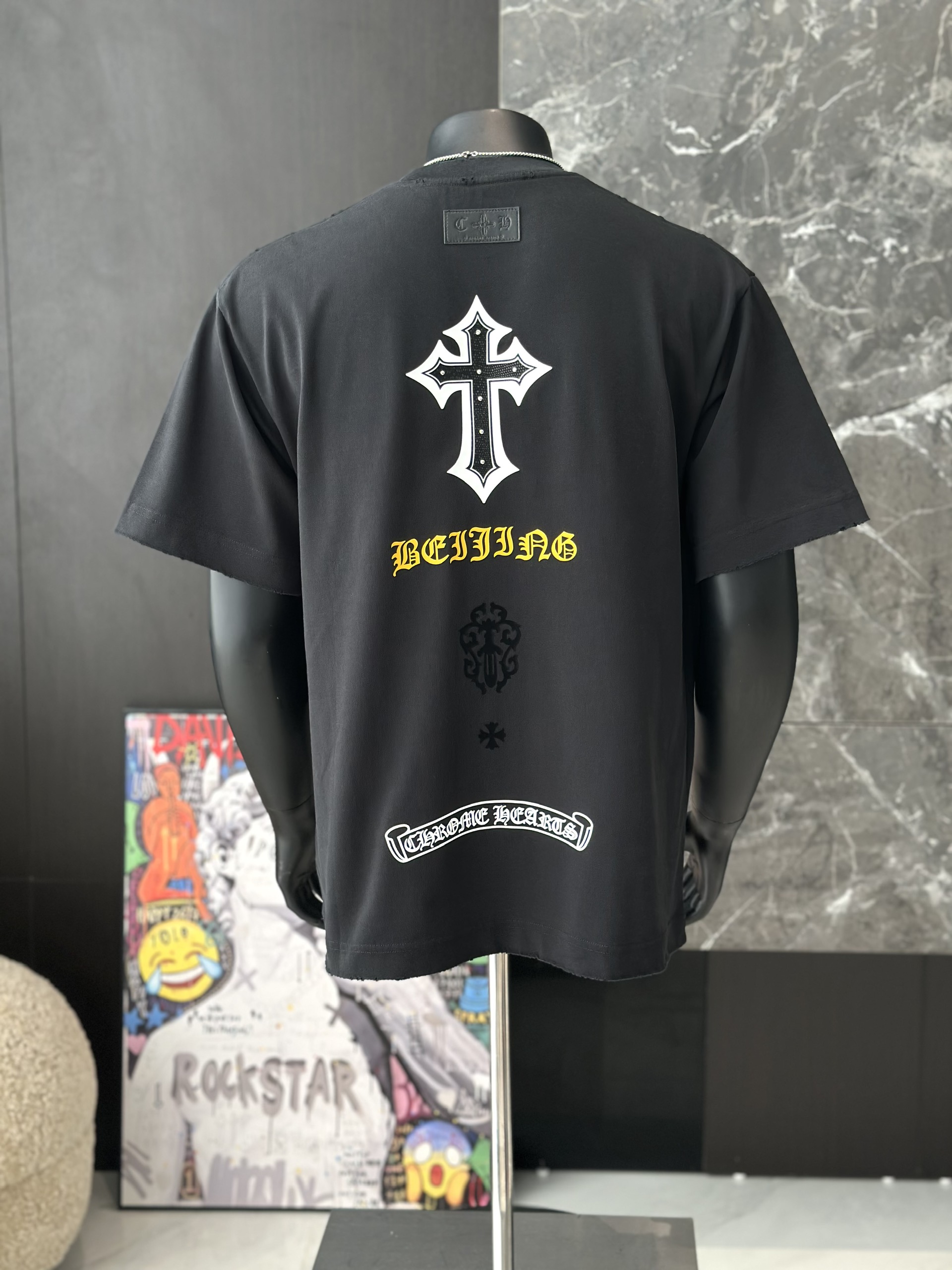 Áo phông T shirt Chrome Heart logo quanh cổ chữ thập sau lưng Like Auth M-XL VTN\Đen