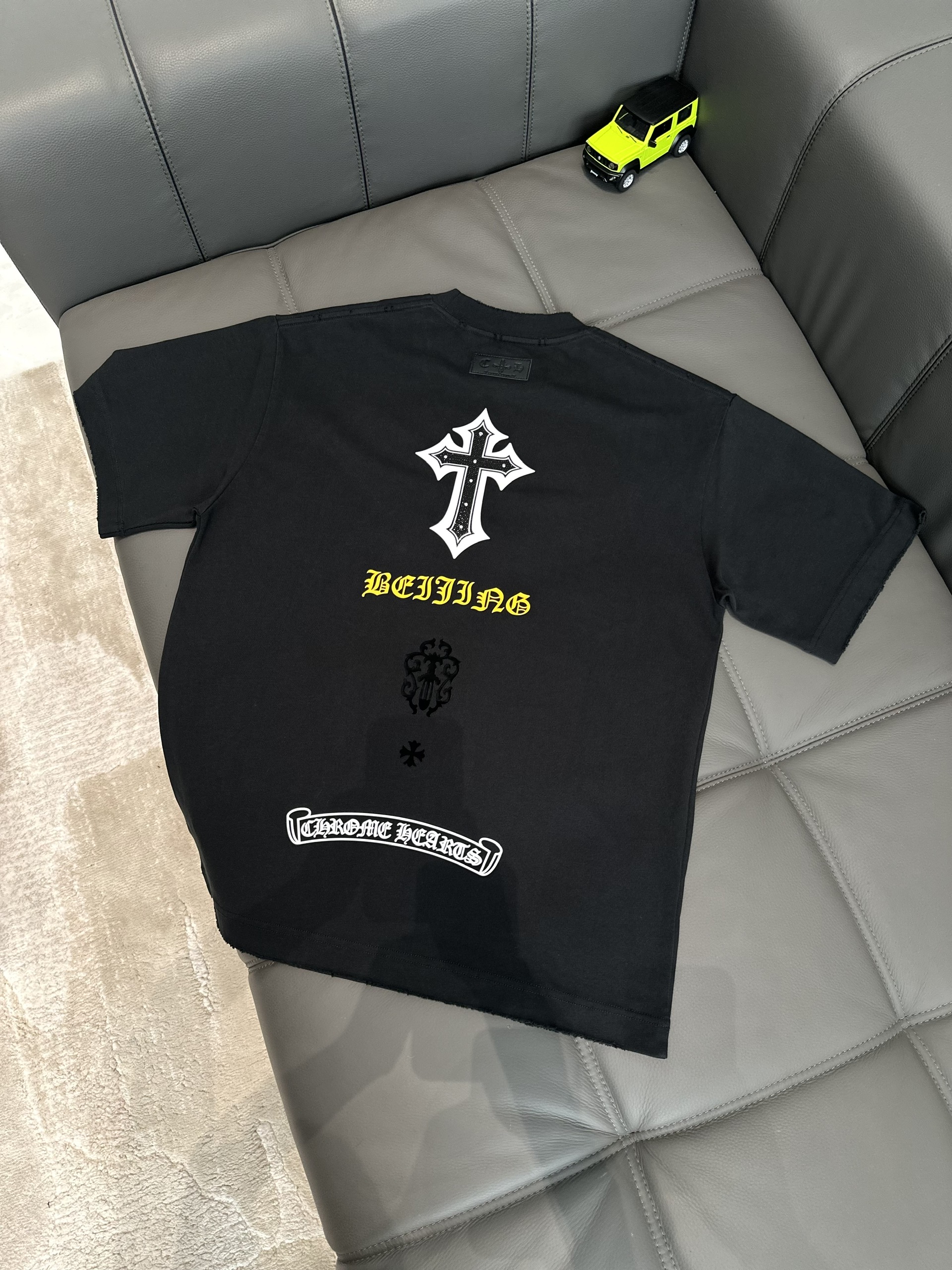 Áo phông T shirt Chrome Heart logo quanh cổ chữ thập sau lưng Like Auth M-XL VTN\Đen