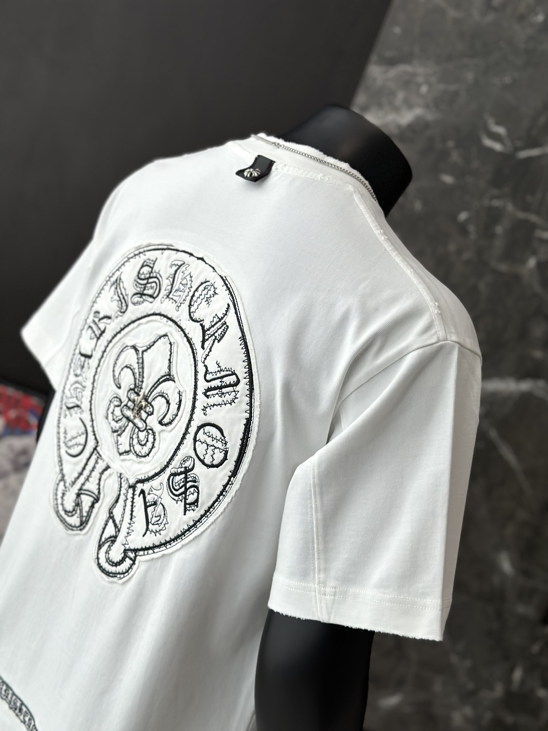 Áo phông T shirt Chrome Heart logo wash bông hoa ngực Like Auth M-XL VTN\Trắng