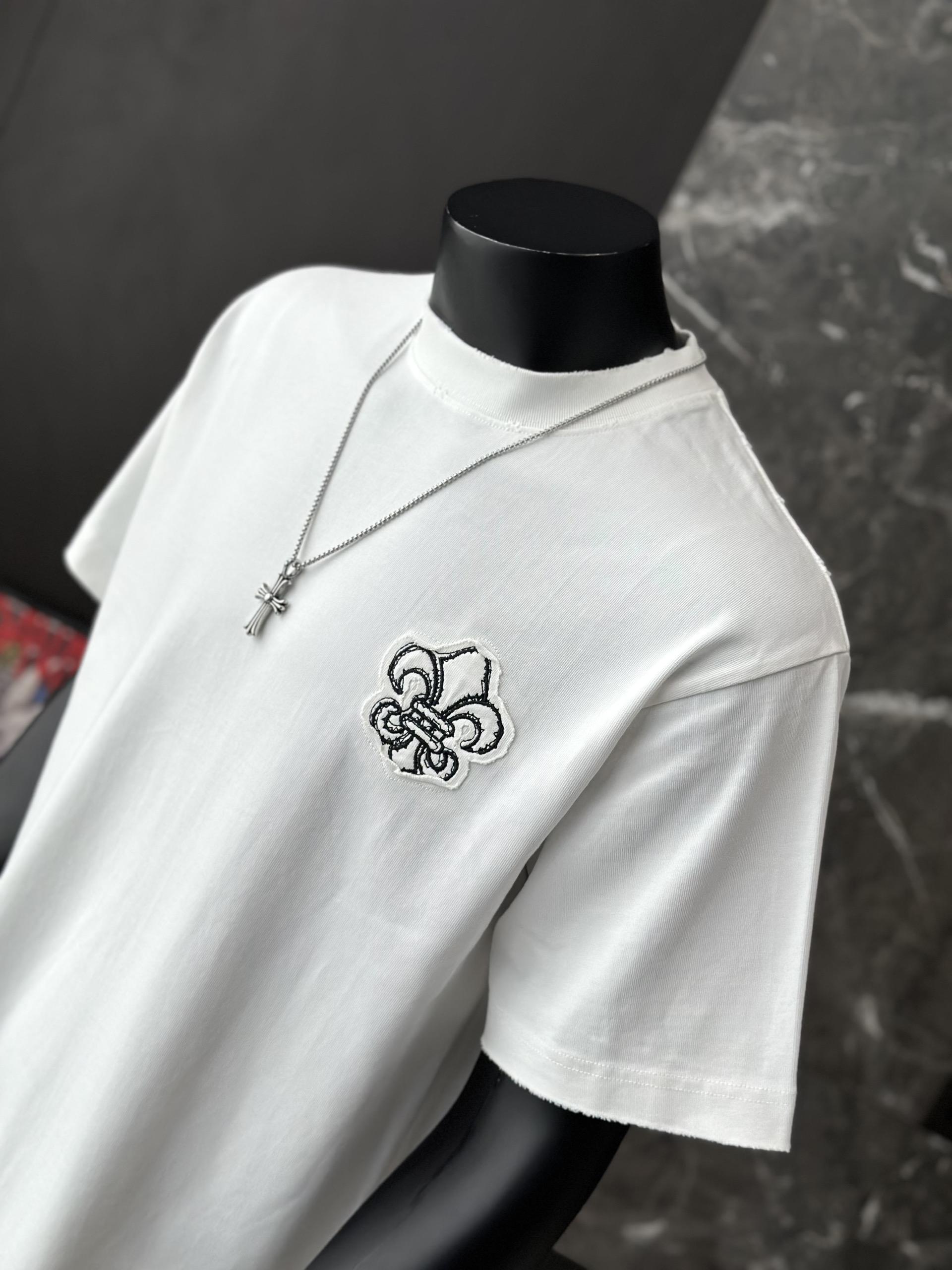 Áo phông T shirt Chrome Heart logo wash bông hoa ngực Like Auth M-XL VTN\Trắng