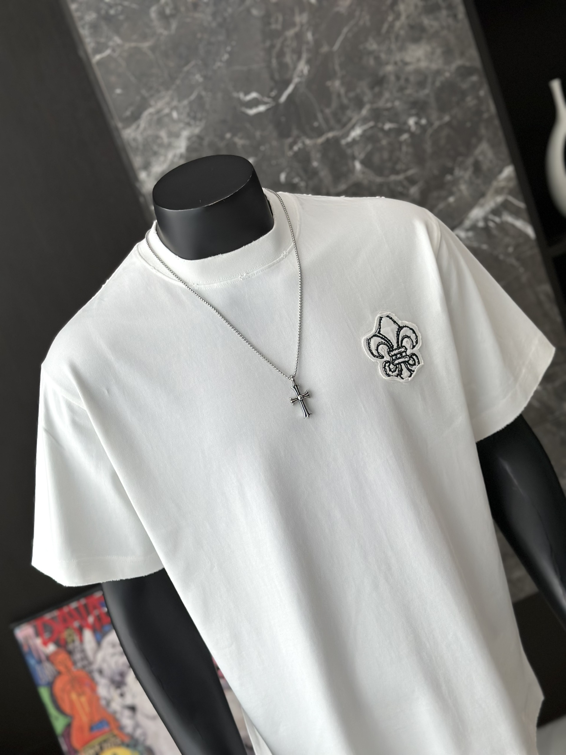 Áo phông T shirt Chrome Heart logo wash bông hoa ngực Like Auth M-XL VTN\Trắng