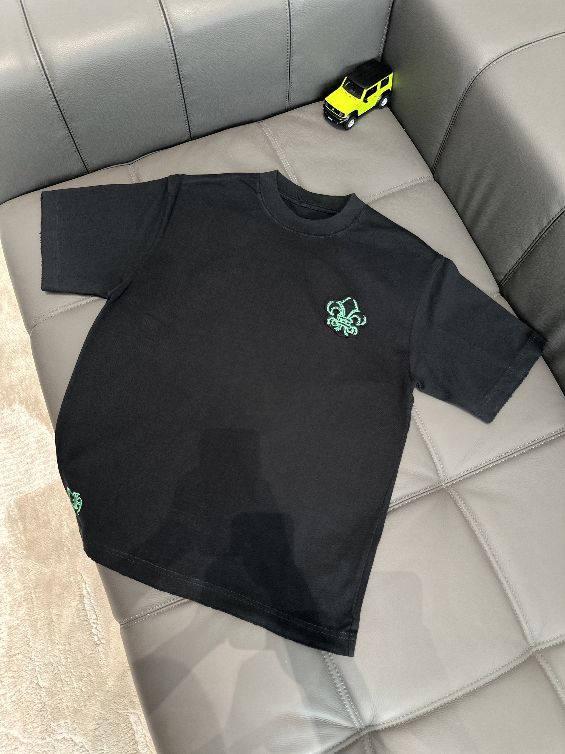 Áo phông T shirt Chrome Heart logo wash bông hoa ngực Like Auth M-XL VTN\Đen