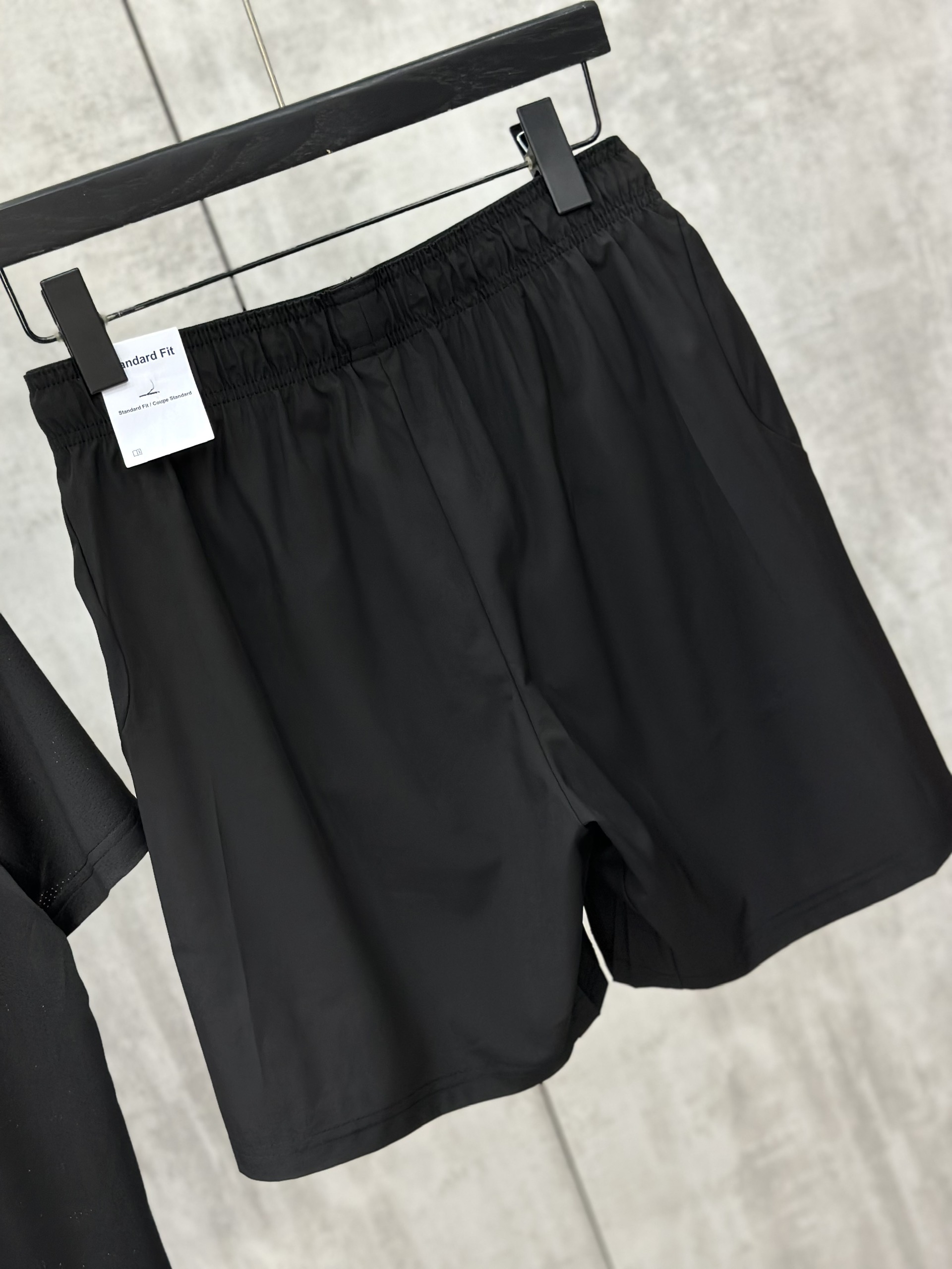 Set bộ thể thao hè Deba Đen logo ngực dọc lưng XS-XL VTN