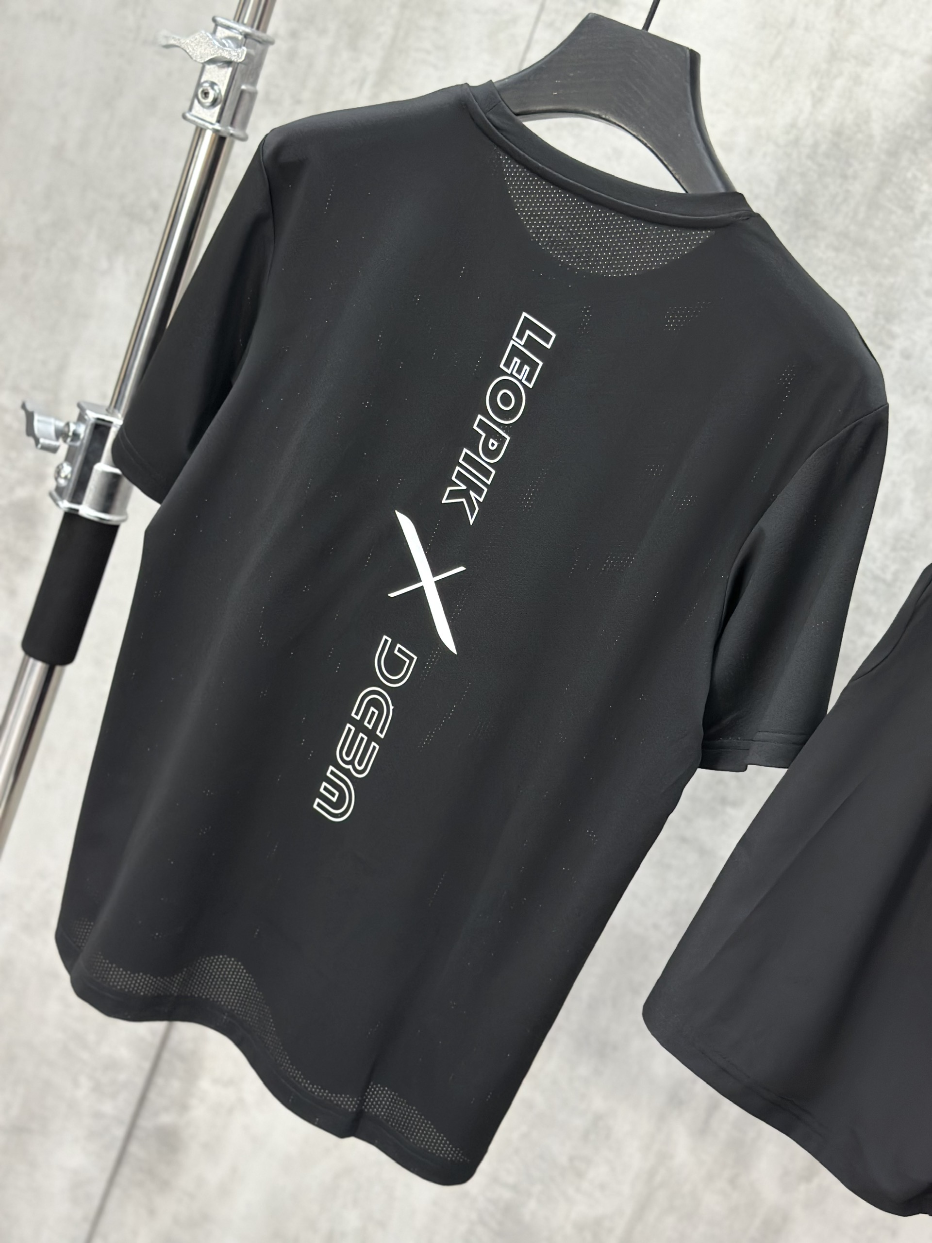 Set bộ thể thao hè Deba Đen logo ngực dọc lưng XS-XL VTN
