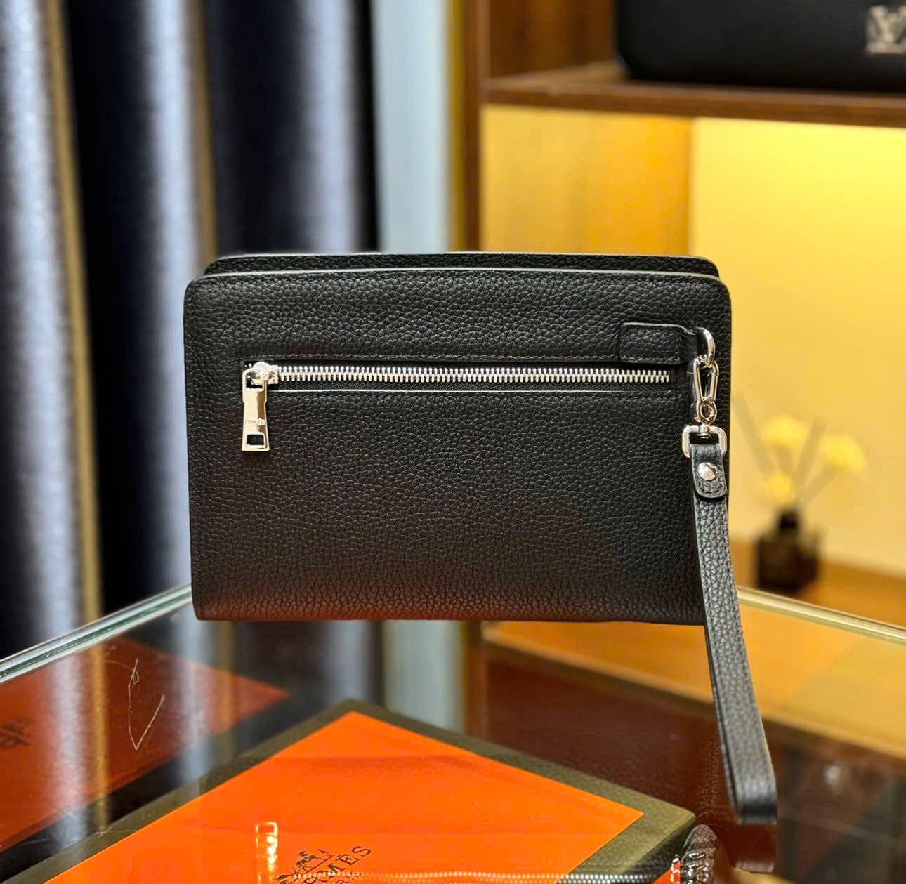 Túi xách tay Clutch Hermes HM bẹt logo chữ H bạc khóa vân tay Like Auth 25x17x5 DDT