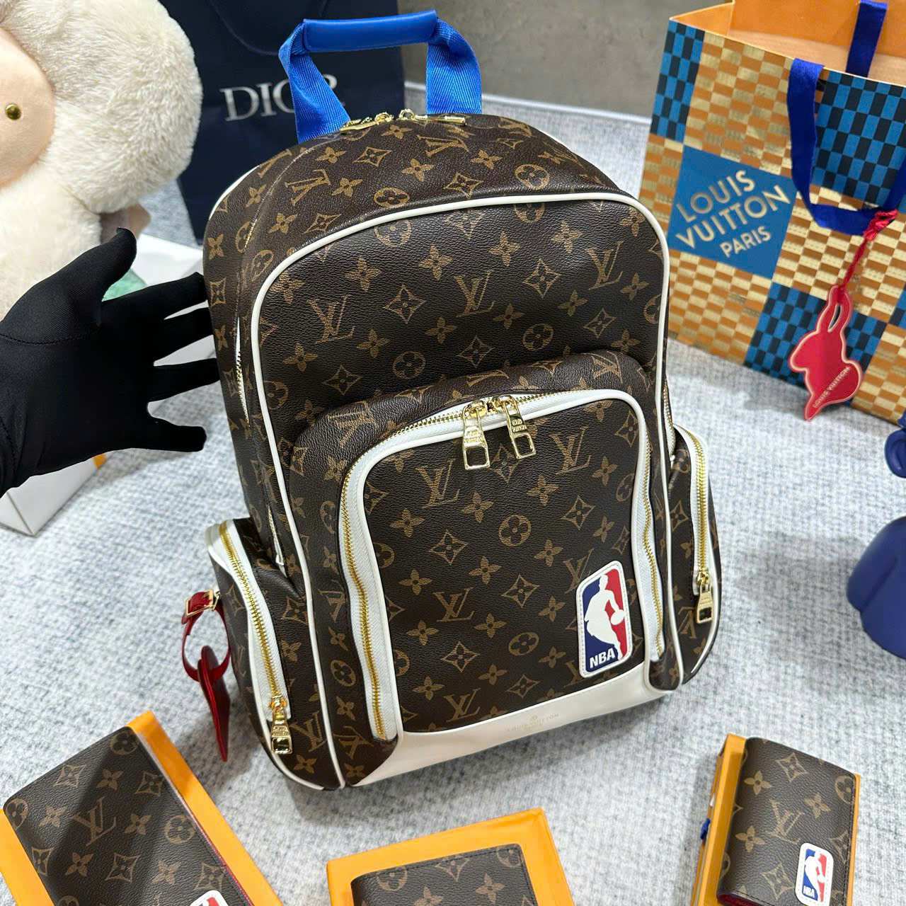 Balo Louis Vuitton LV Backpack x NBA Nâu da ép Monogram Like Auth 24x45x19 PLD