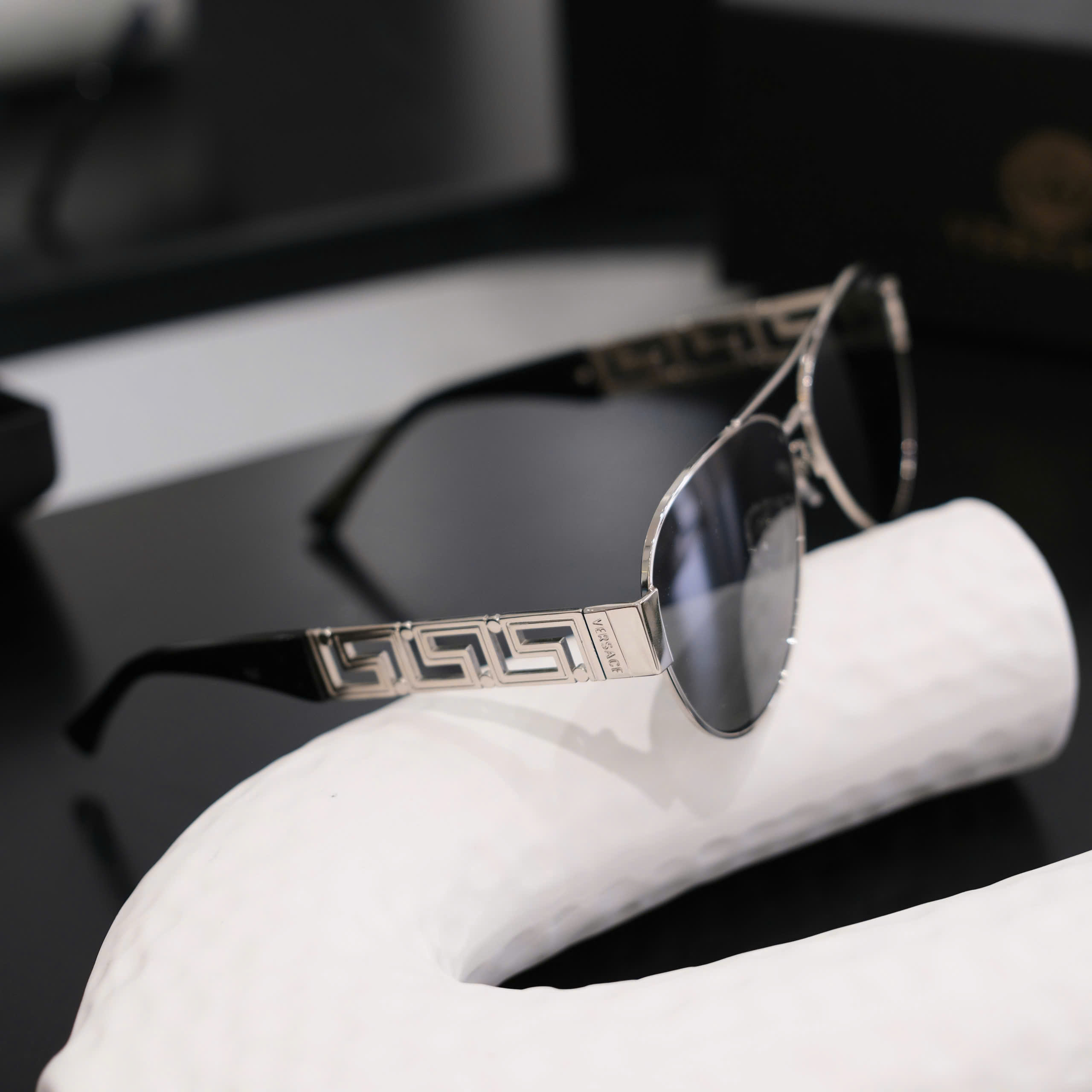 Kính mát thời trang Versace VS mắt Xanh gọng kim loại Like Auth DDT