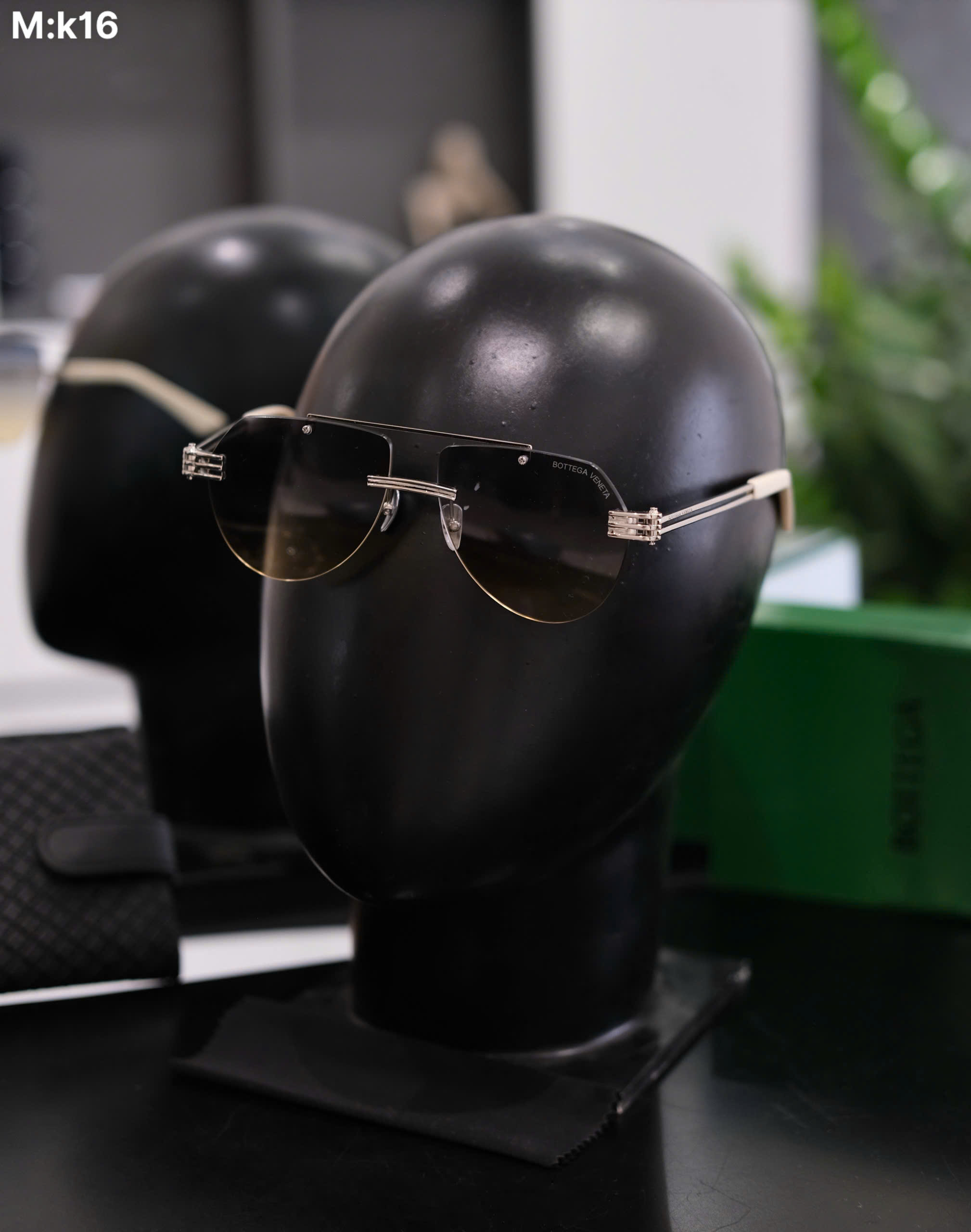 Kính mát thời trang Bottega Veneta BV1342S Aviator Sunglasses in Tinted Lens Like Auth DDT