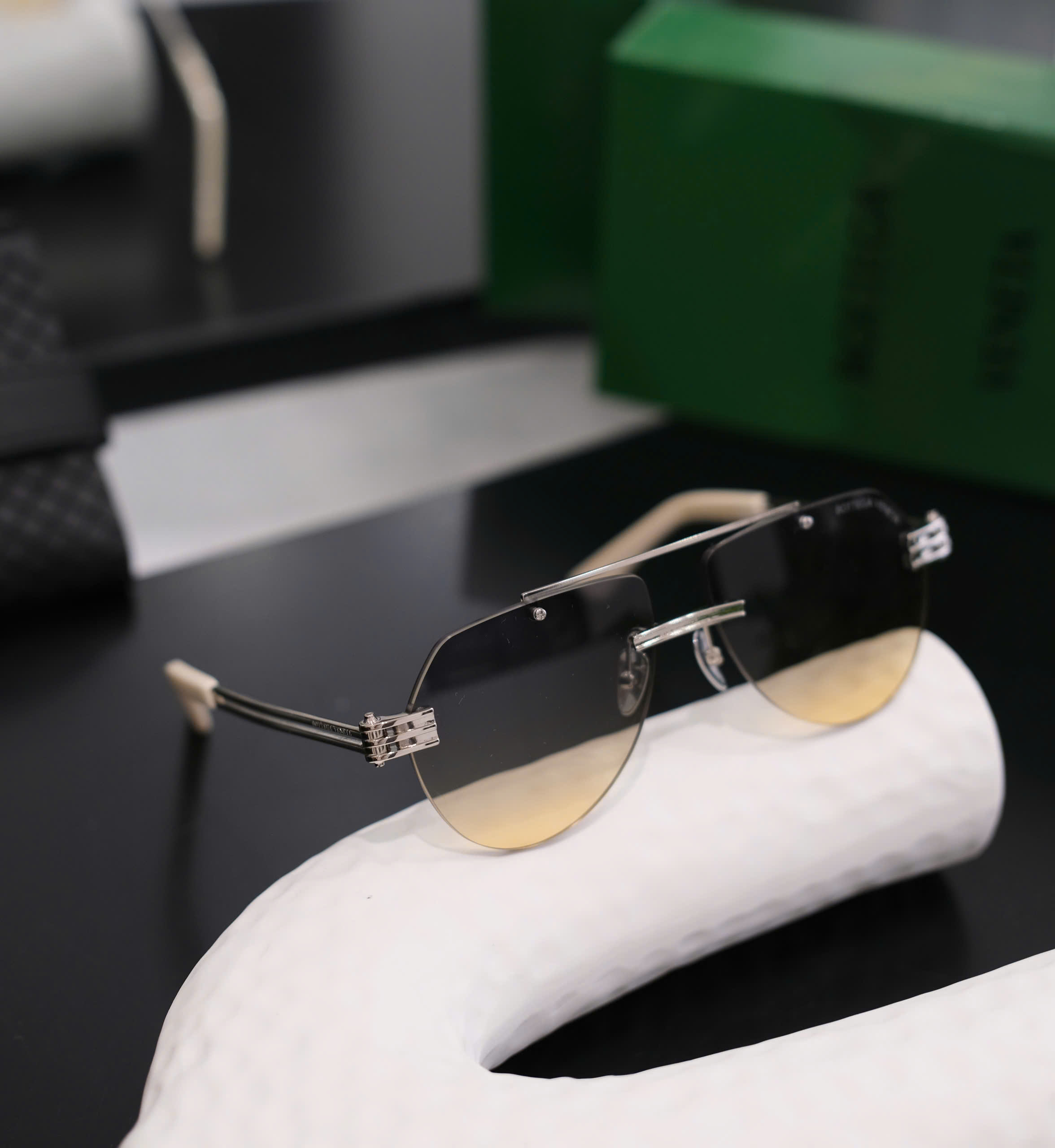 Kính mát thời trang Bottega Veneta BV1342S Aviator Sunglasses in Tinted Lens Like Auth DDT