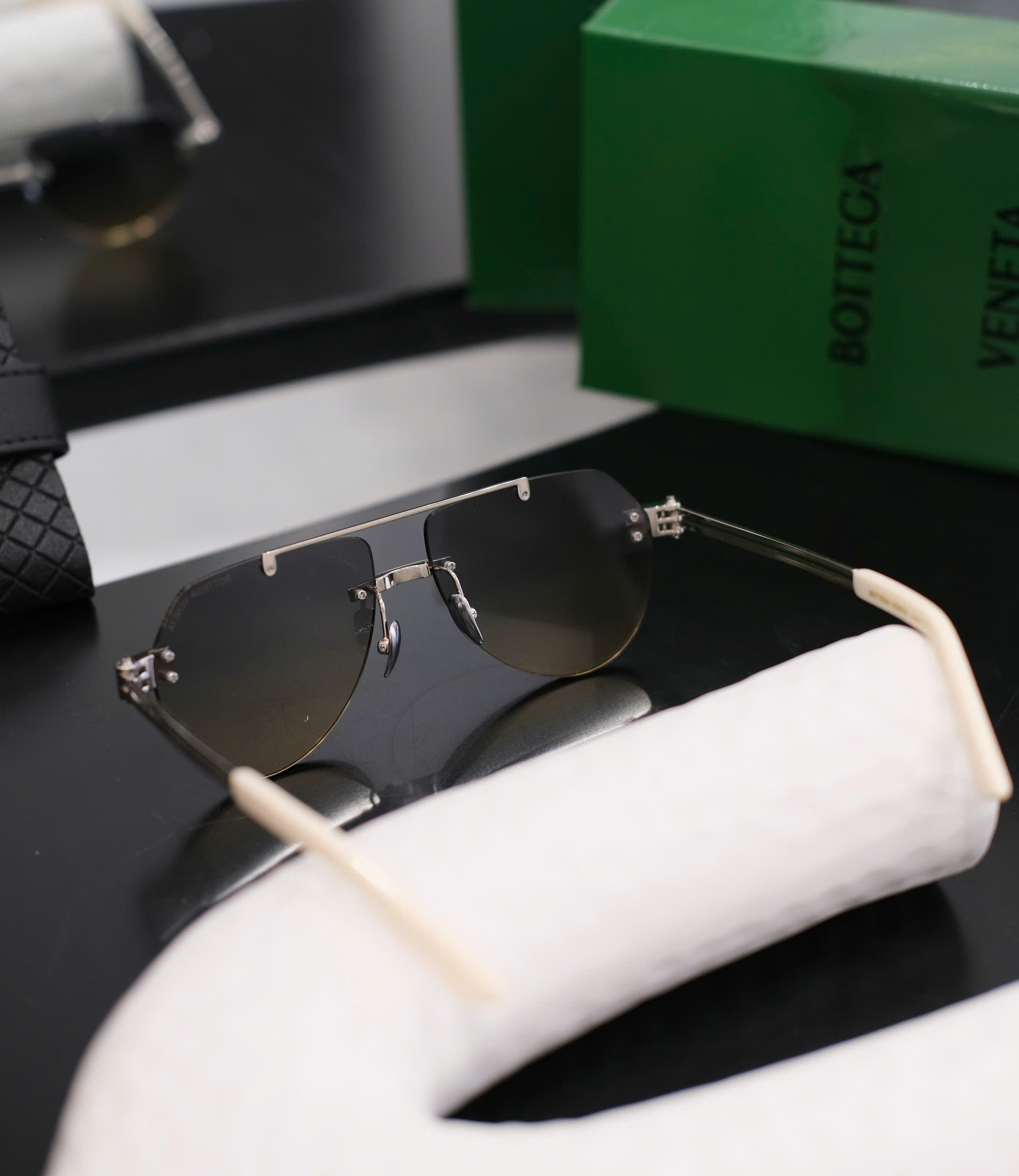 Kính mát thời trang Bottega Veneta BV1342S Aviator Sunglasses in Tinted Lens Like Auth DDT