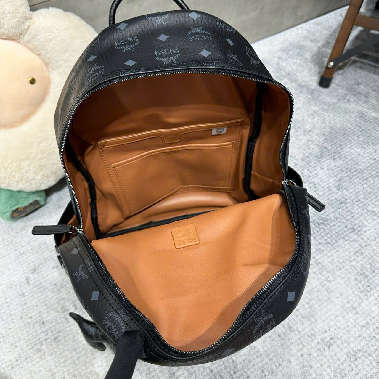 Balo MCM Stark Backpack in Visetos Cognac tag Cún Like Auth PLD\Đen