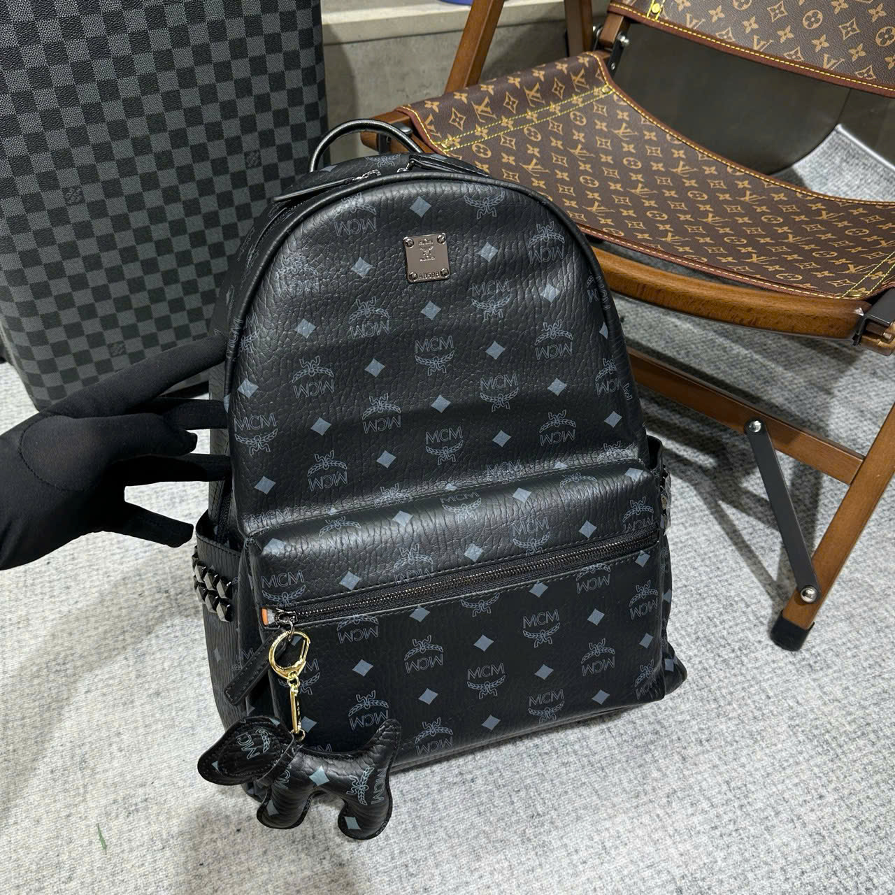Balo MCM Stark Backpack in Visetos Cognac tag Cún Like Auth PLD\Đen