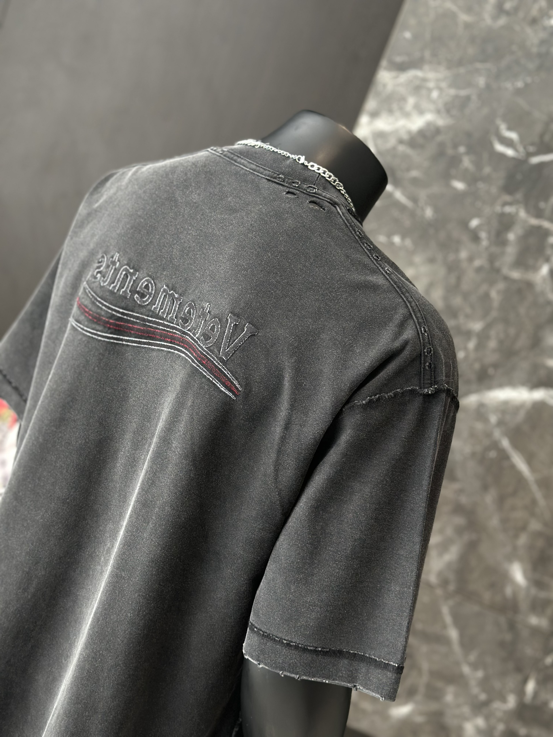 Áo phông T shirt Vetements logo wash trước sau Like Auth S-M VTN\Đen