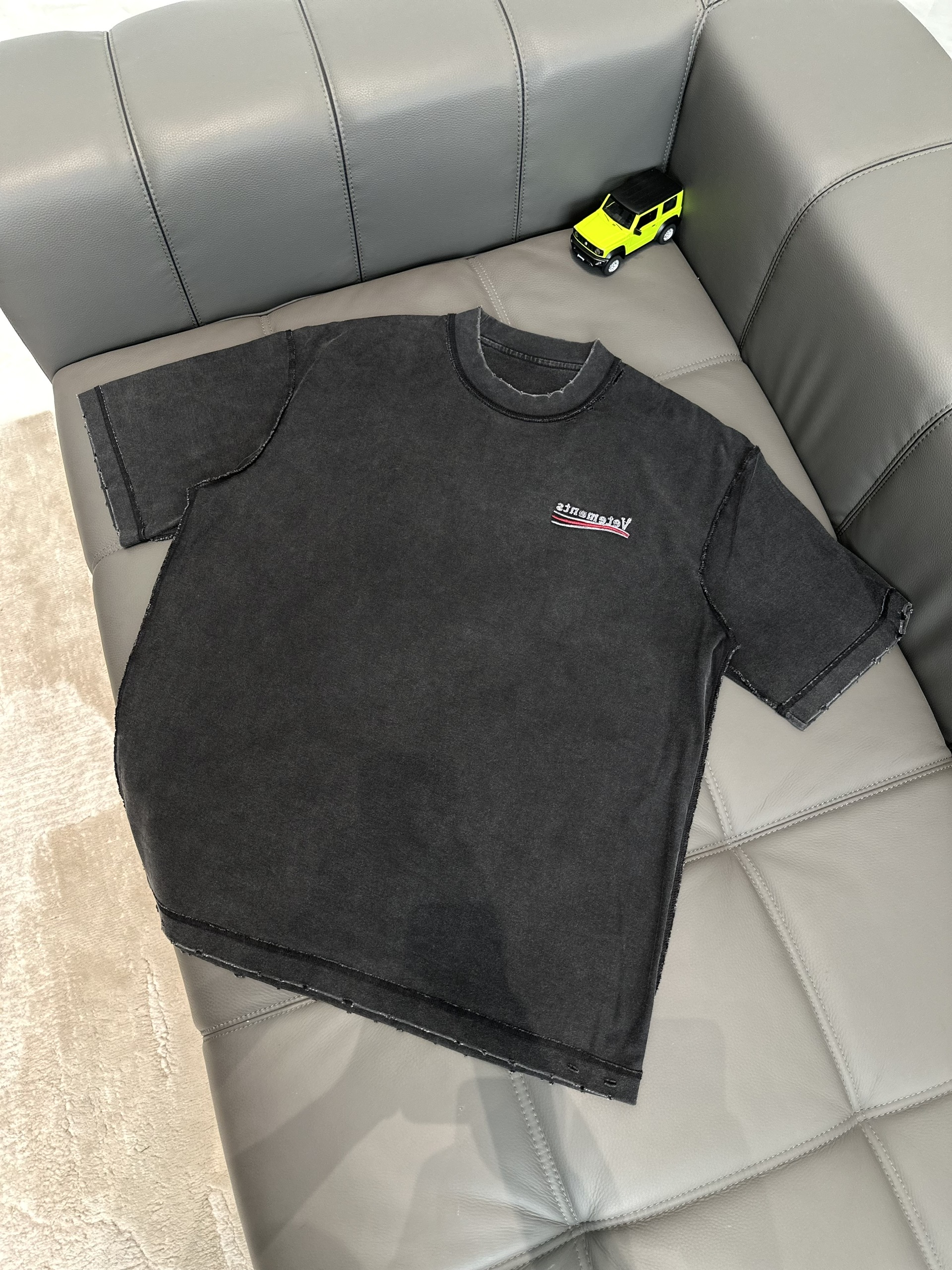 Áo phông T shirt Vetements logo wash trước sau Like Auth S-M VTN\Đen