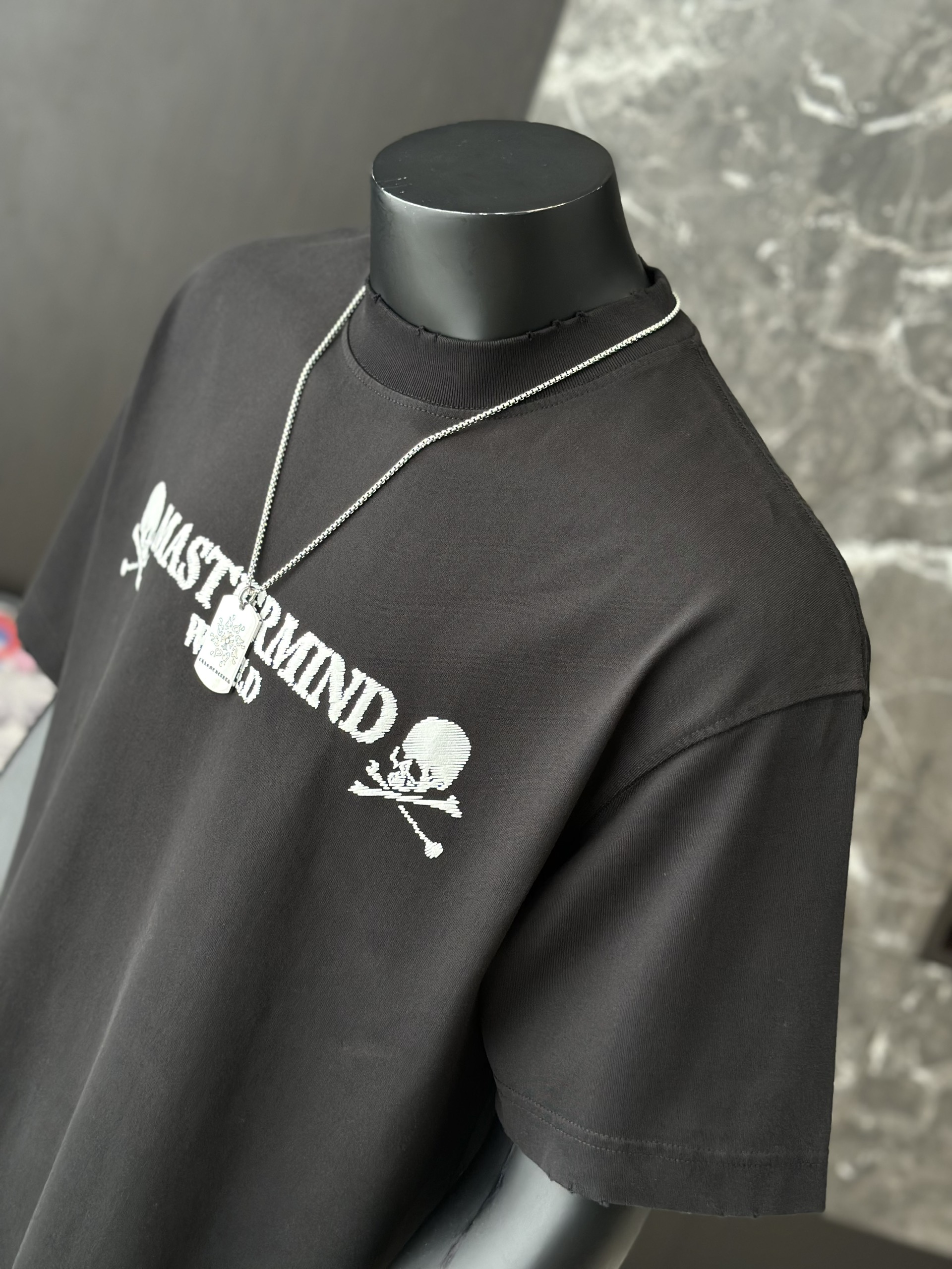 Áo phông T shirt Mastermind logo ngực họa tiết đầu lâu xương chéo lưng Like Auth S-M VTN\Đen