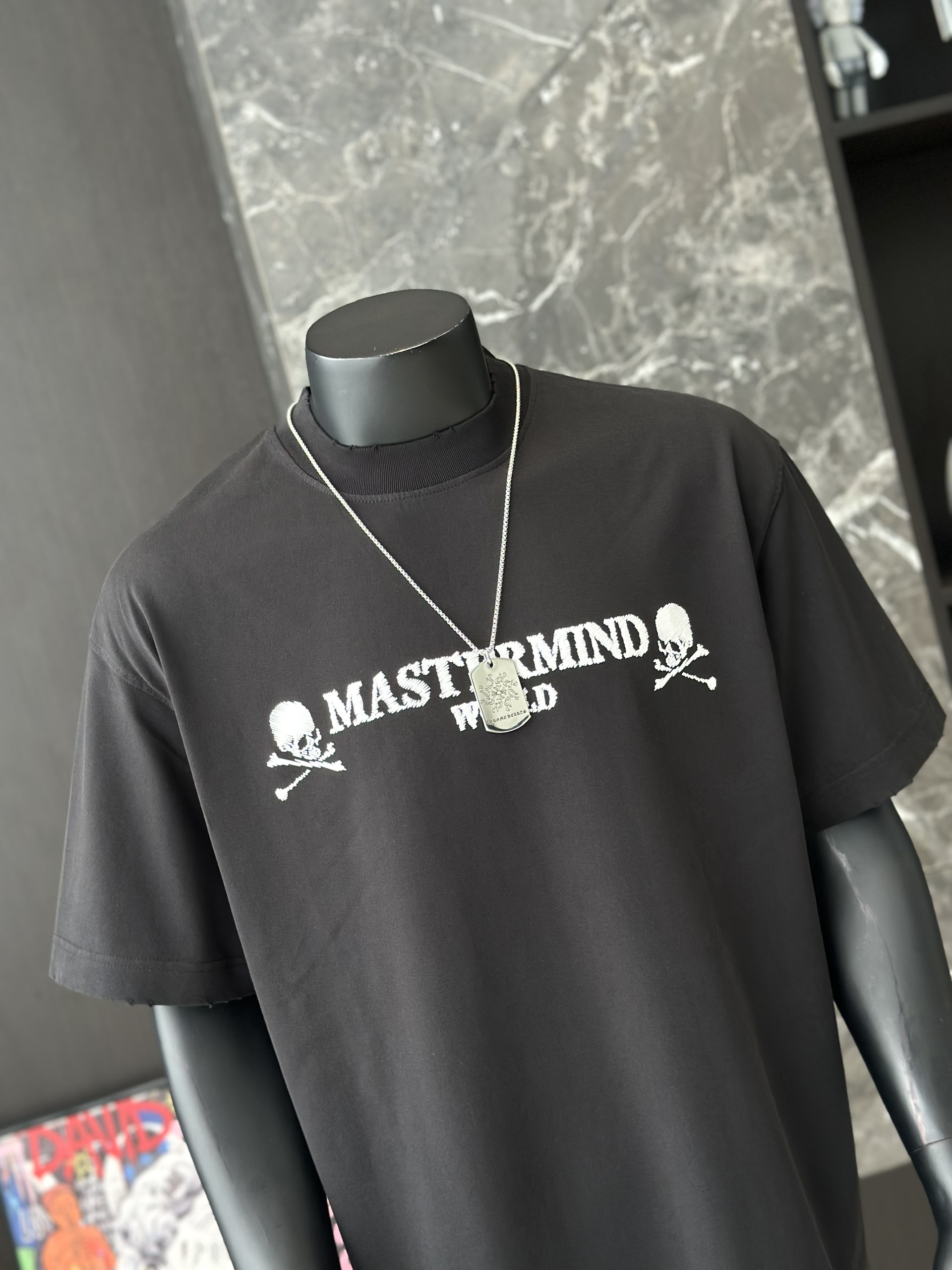 Áo phông T shirt Mastermind logo ngực họa tiết đầu lâu xương chéo lưng Like Auth S-M VTN\Đen