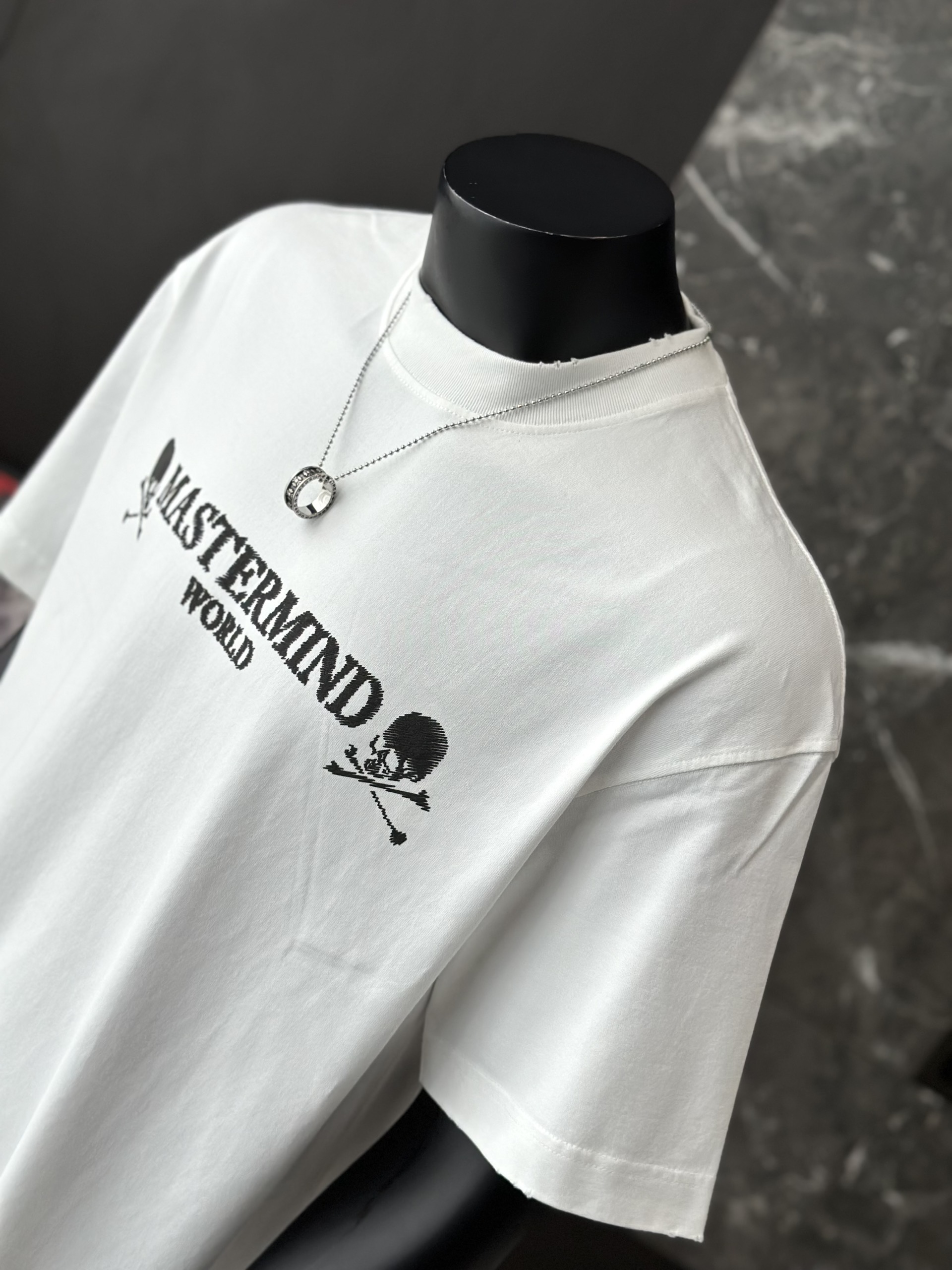 Áo phông T shirt Mastermind logo ngực họa tiết đầu lâu xương chéo lưng Like Auth S-M VTN\Đen