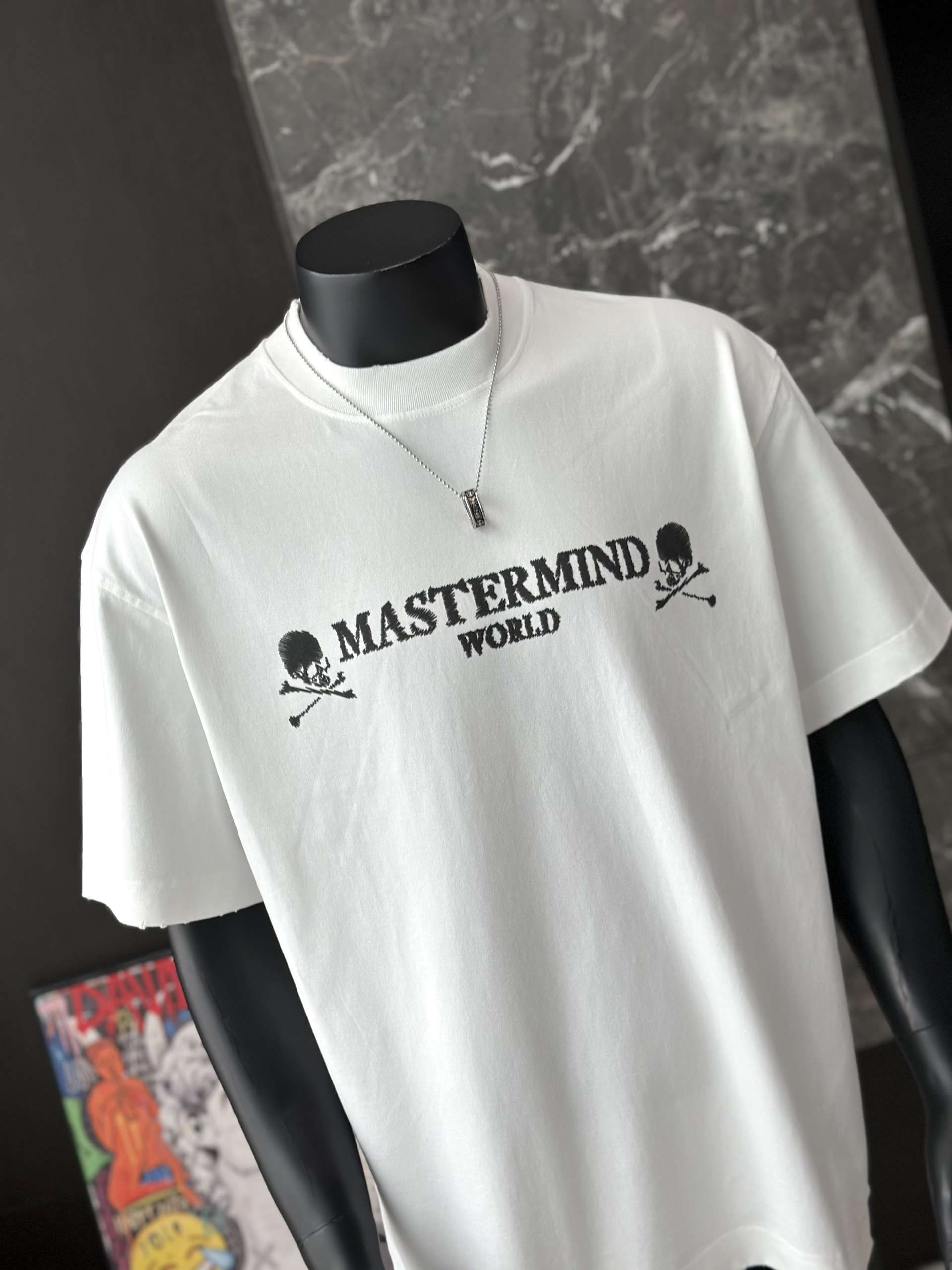 Áo phông T shirt Mastermind logo ngực họa tiết đầu lâu xương chéo lưng Like Auth S-M VTN\Đen