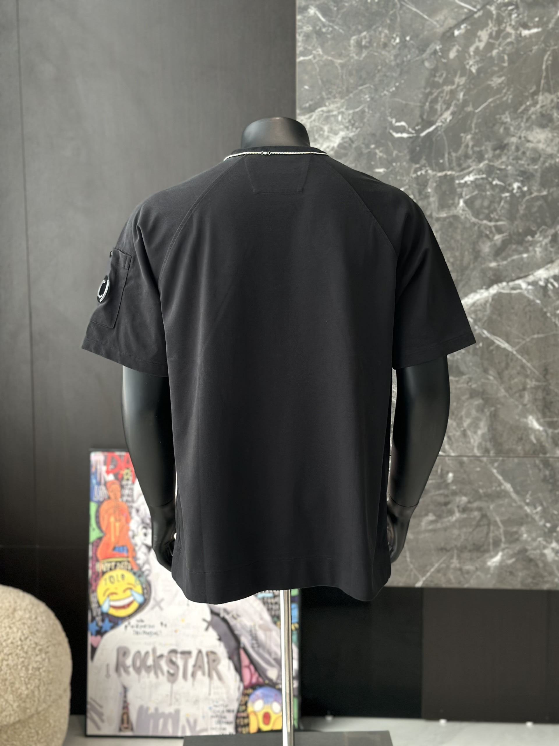 Áo phông T shirt Caras bo viền vai túi khóa tay Like Auth S-M VTN\Đen