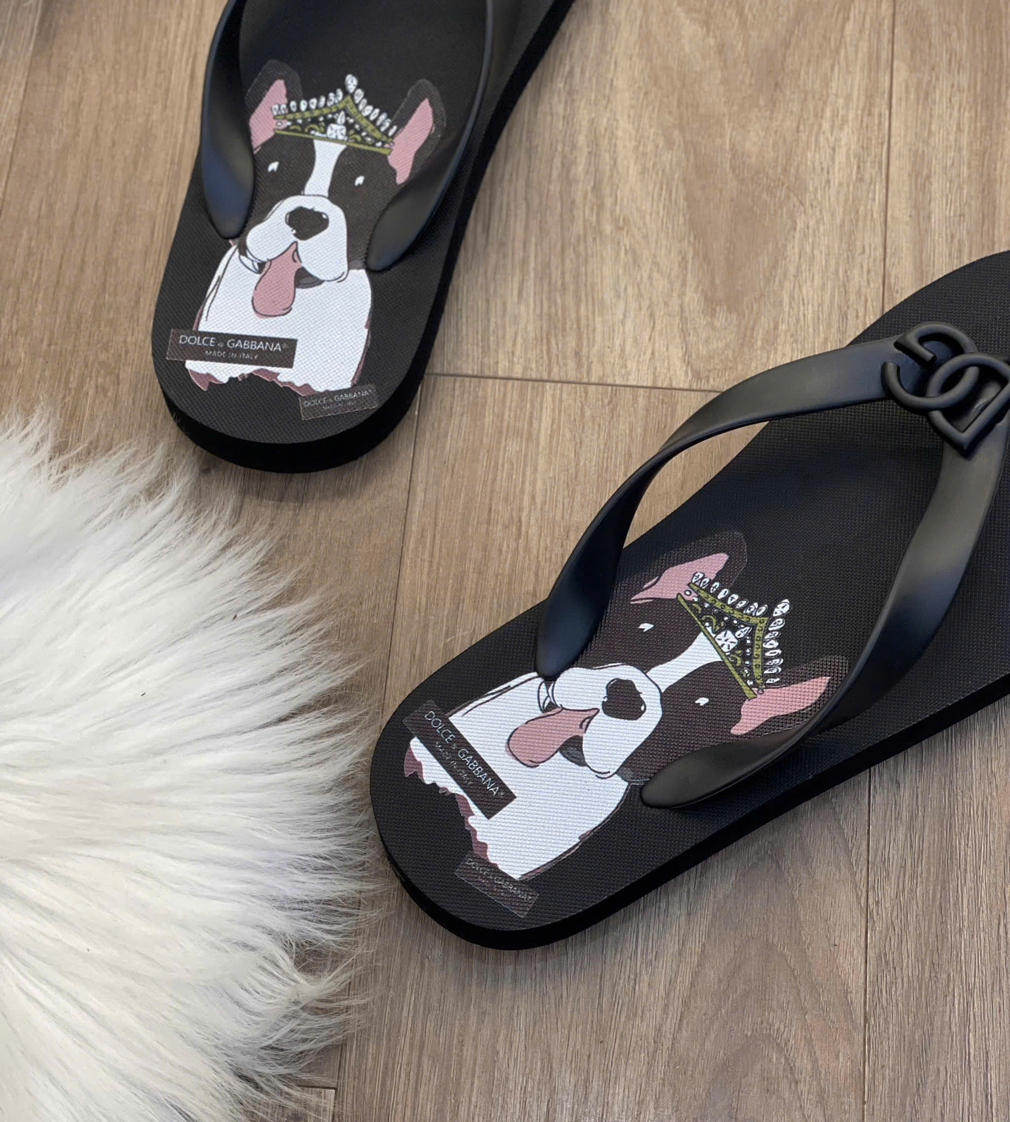 Dép tông xỏ ngón flip flop Dolce Gabbana cún Like Auth 38-43 MK