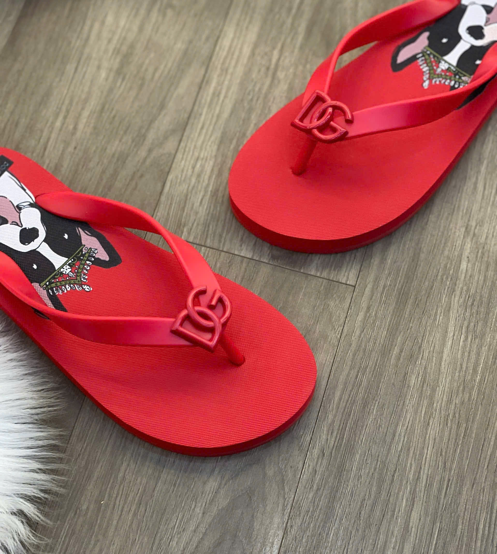 Dép tông xỏ ngón flip flop Dolce Gabbana cún Like Auth 38-43 MK