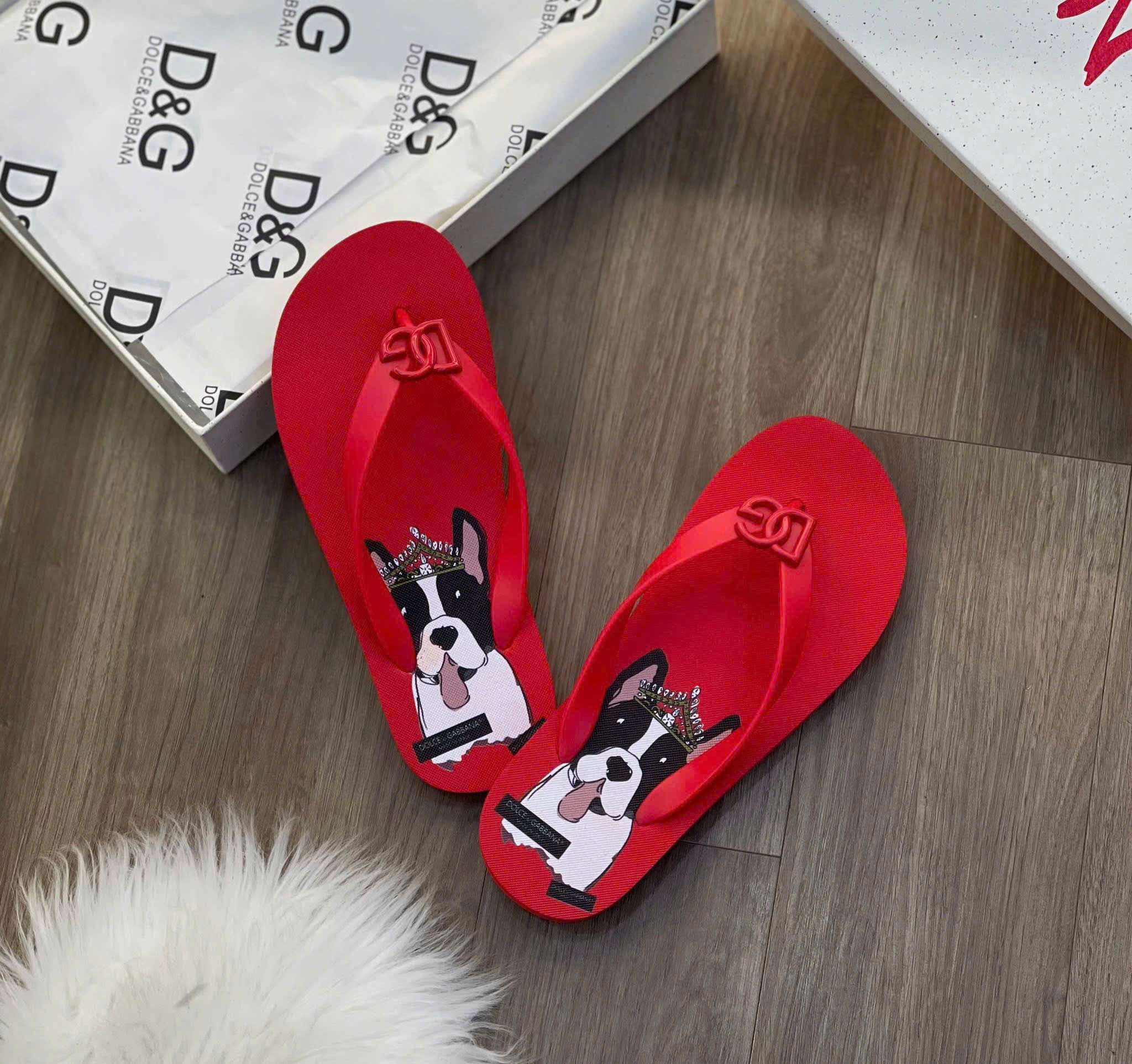 Dép tông xỏ ngón flip flop Dolce Gabbana cún Like Auth 38-43 MK