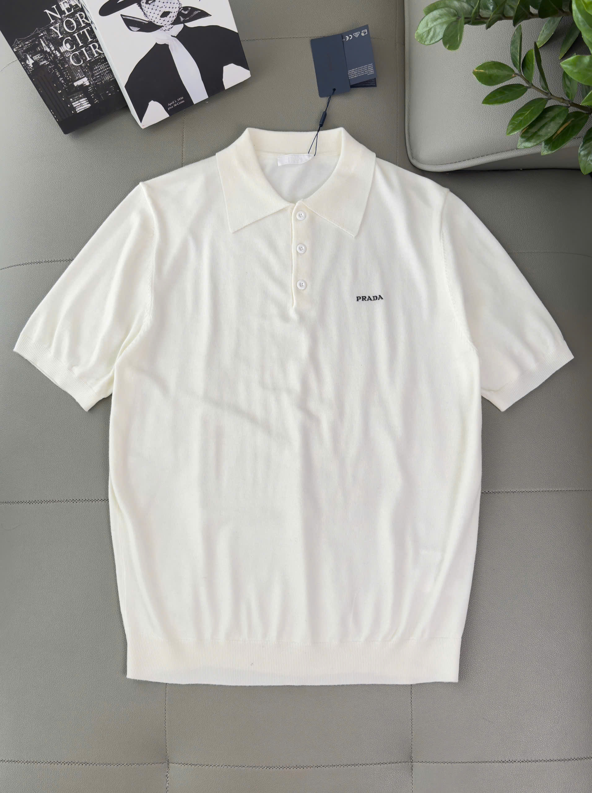Áo polo Prada logo thêu ngực Like Auth S-L DDT\Trắng