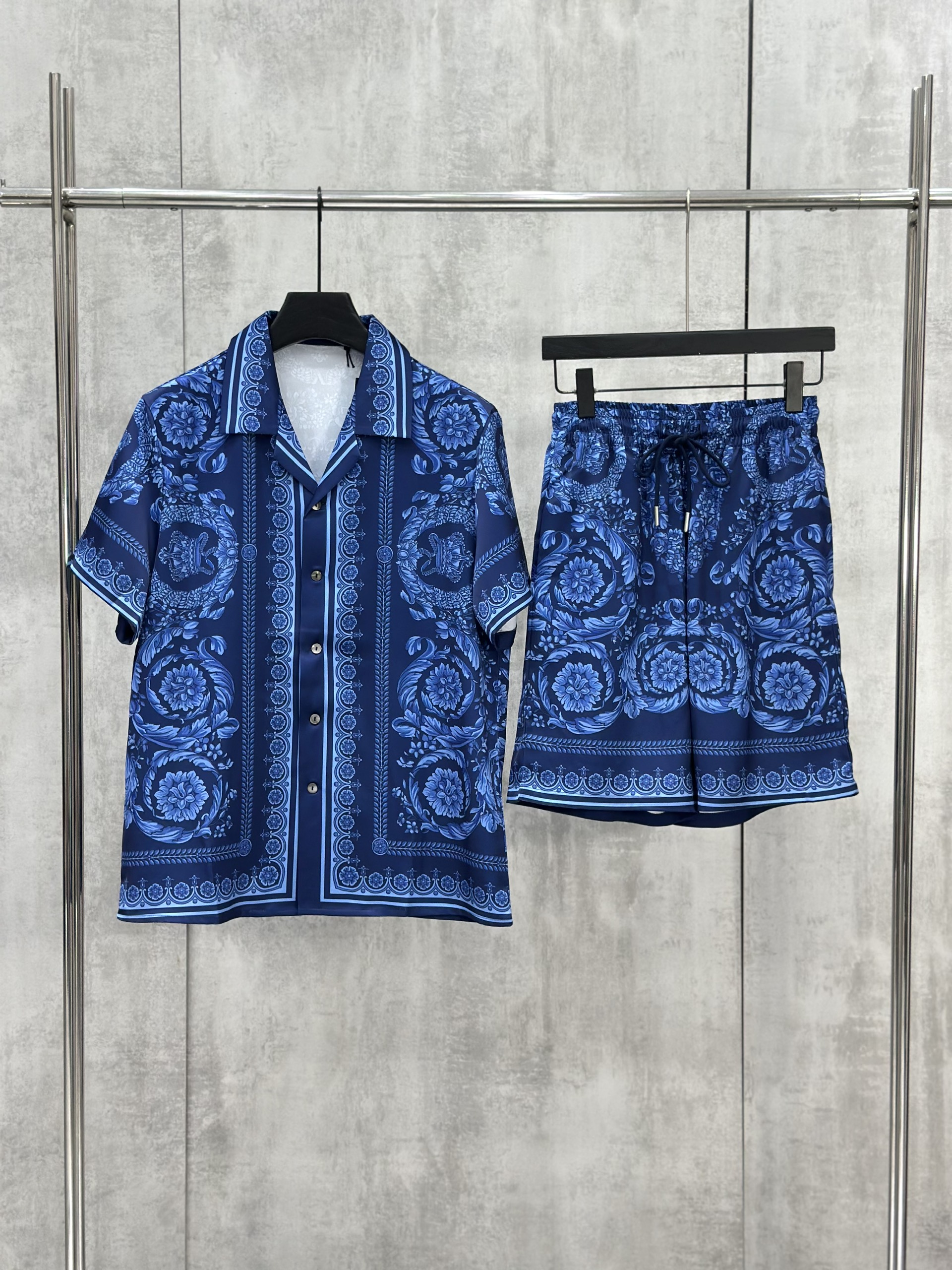 Set bộ lụa hè Versace VS họa tiết quý tộc Like Auth M-XL VTN\Xanh