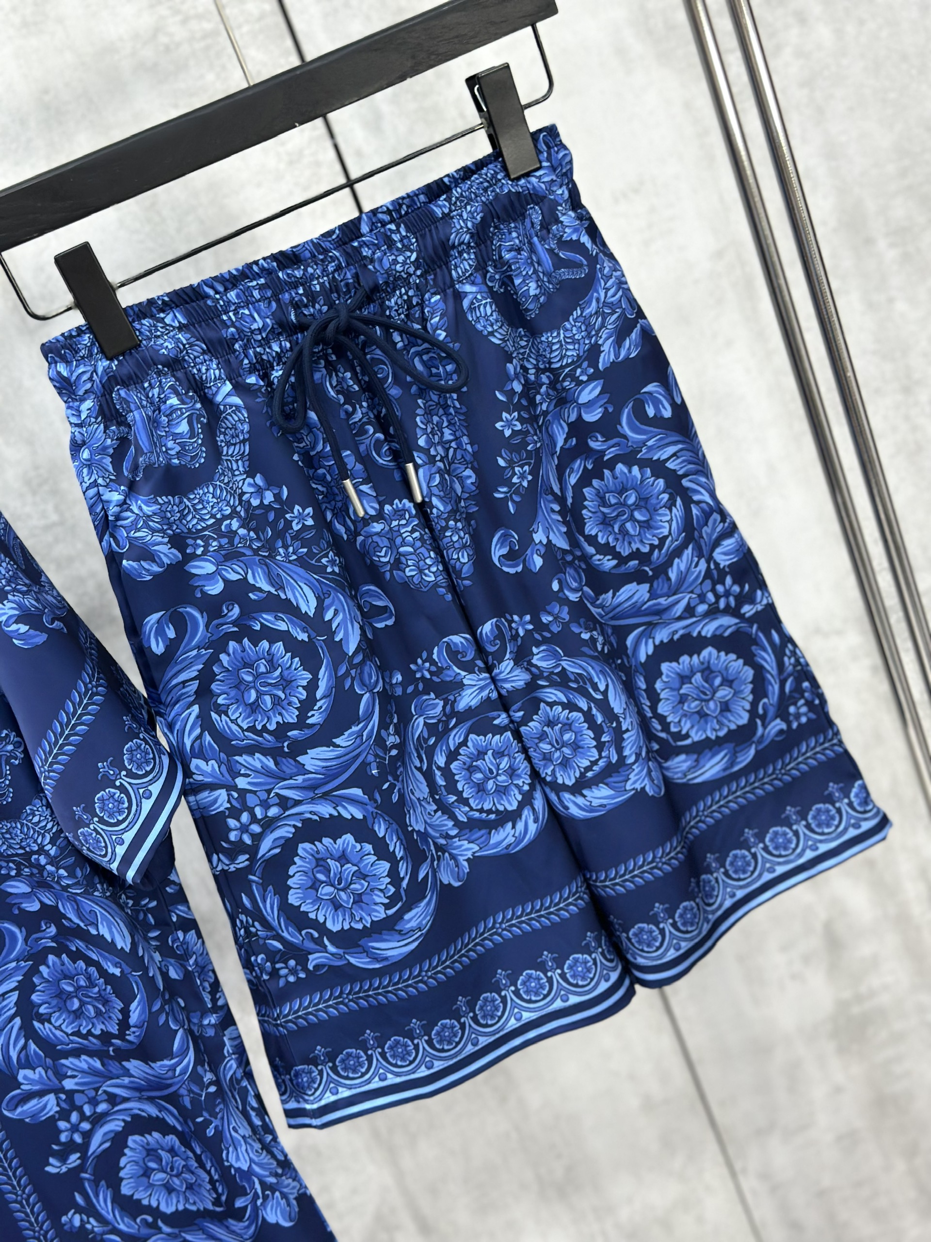 Set bộ lụa hè Versace VS họa tiết quý tộc Like Auth M-XL VTN\Xanh