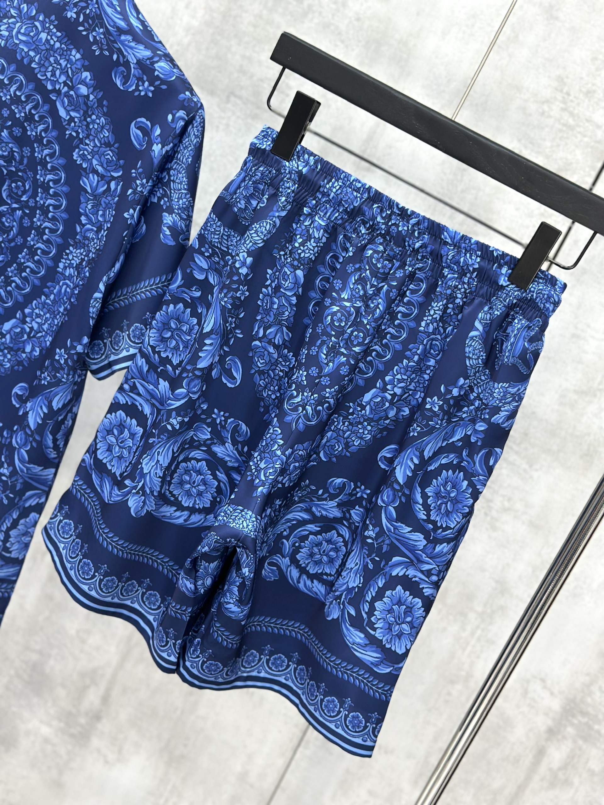 Set bộ lụa hè Versace VS họa tiết quý tộc Like Auth M-XL VTN\Xanh