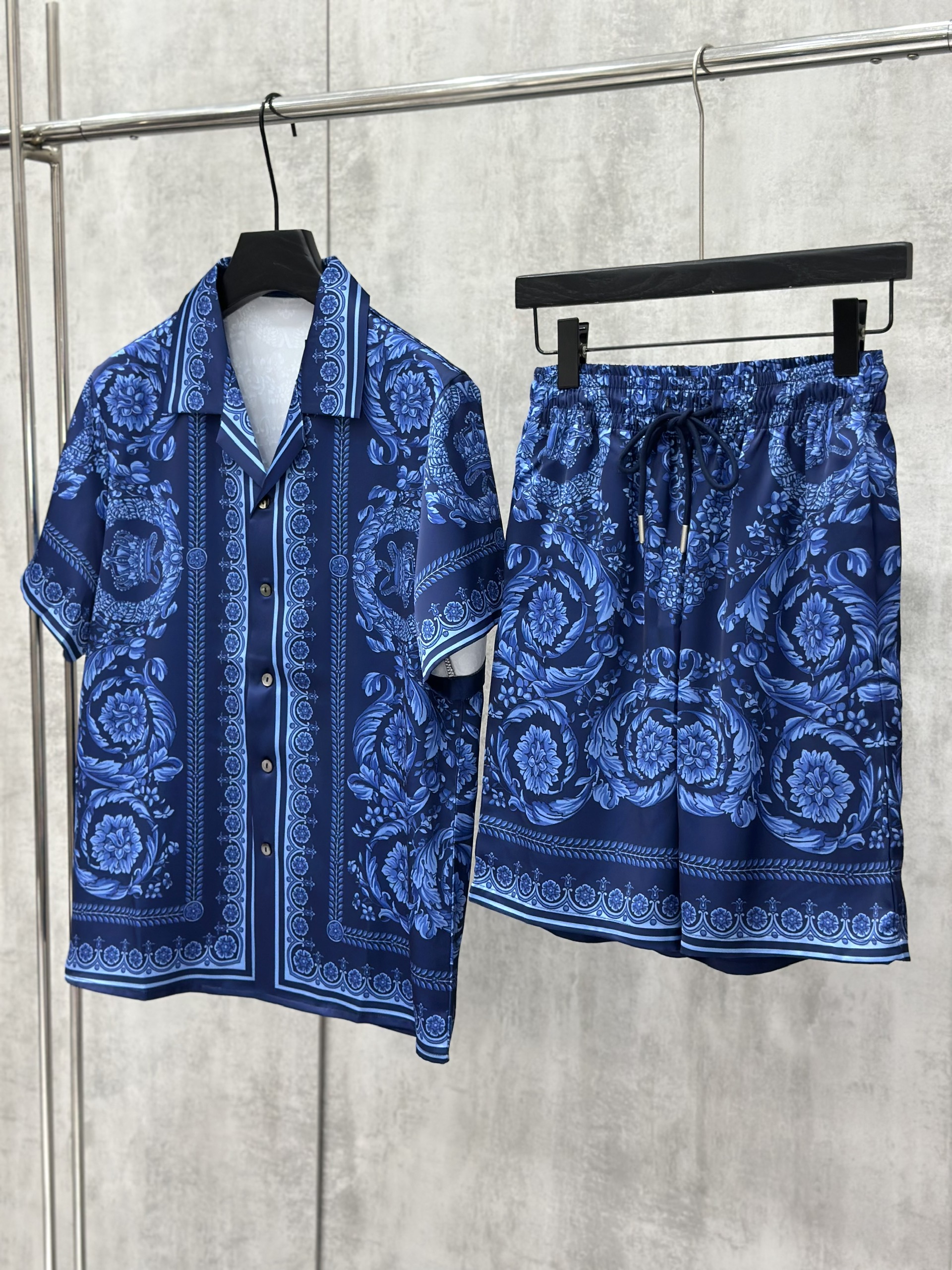 Set bộ lụa hè Versace VS họa tiết quý tộc Like Auth M-XL VTN\Xanh