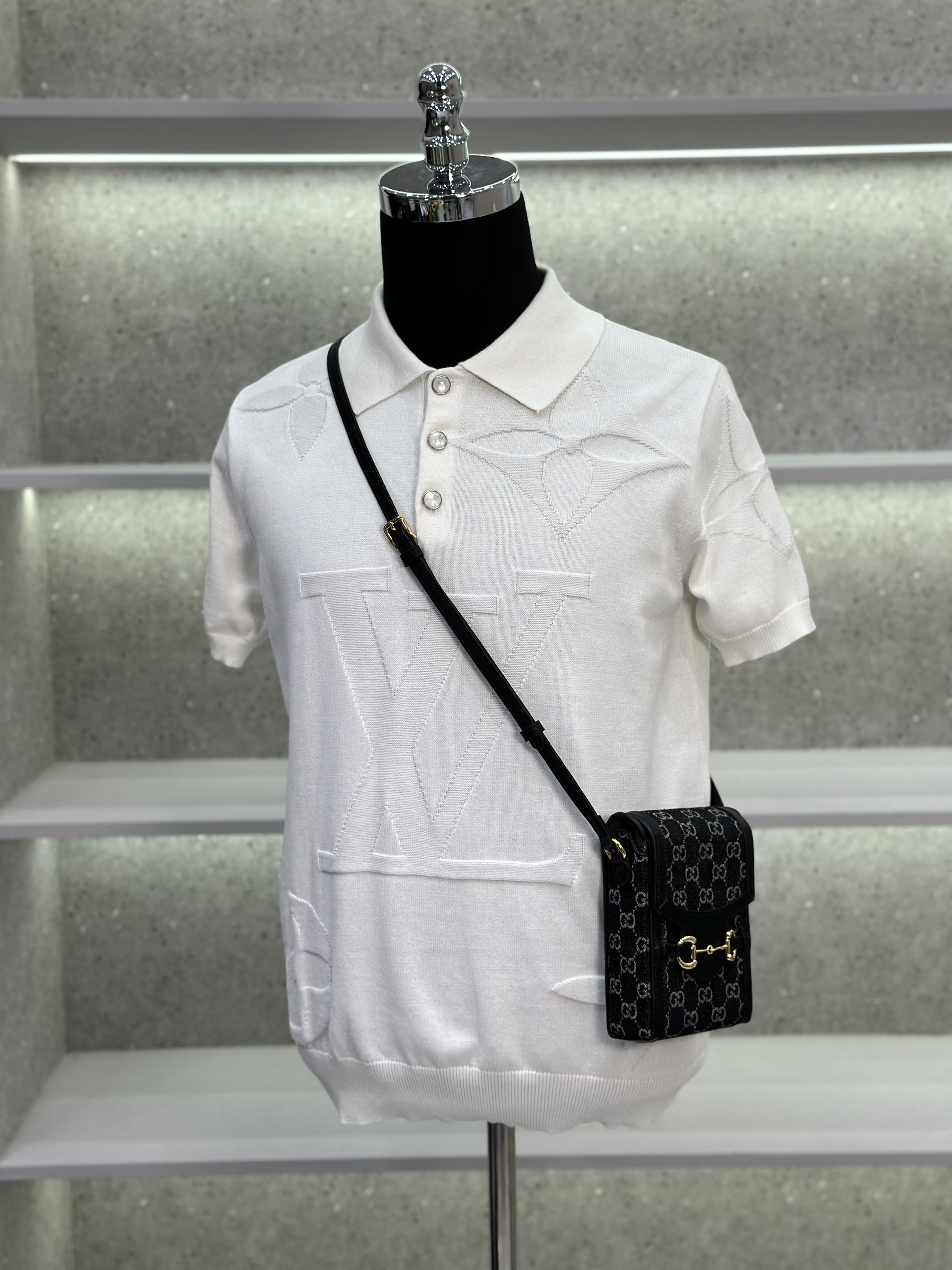 Áo polo Louis Vuitton LV họa tiết hoa vân logo LV dập nổi Like Auth 1-1 on web VTN