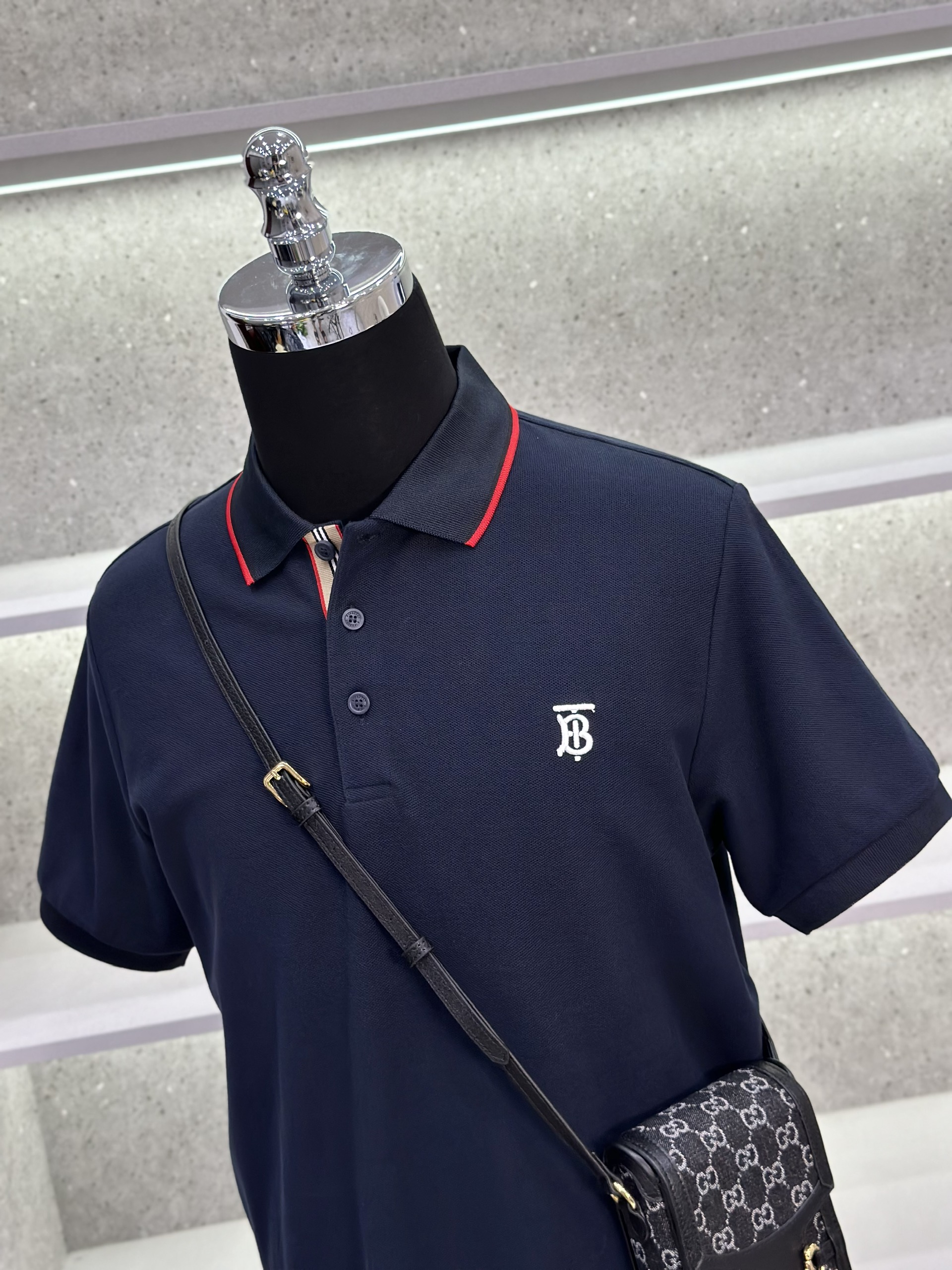 Áo polo Burberry BBR logo TB thêu ngực phối kẻ Đỏ viền cổ Like Auth 1-1 on web VTN