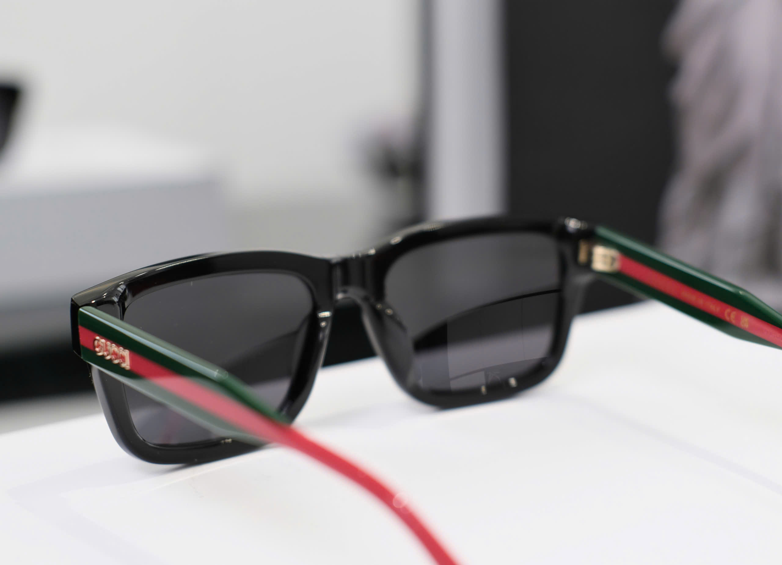 Kính mát thời trang Gucci GC gọng Acetate Xanh Đỏ logo tag Like Auth DDT