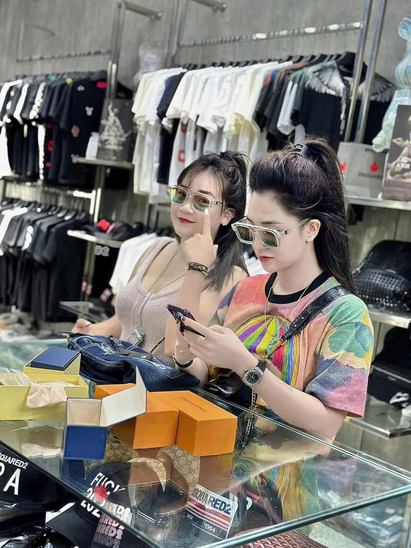 Kính mát thời trang  Louis Vuitton LV gọng trong tròng kính Gradient Like Auth MK