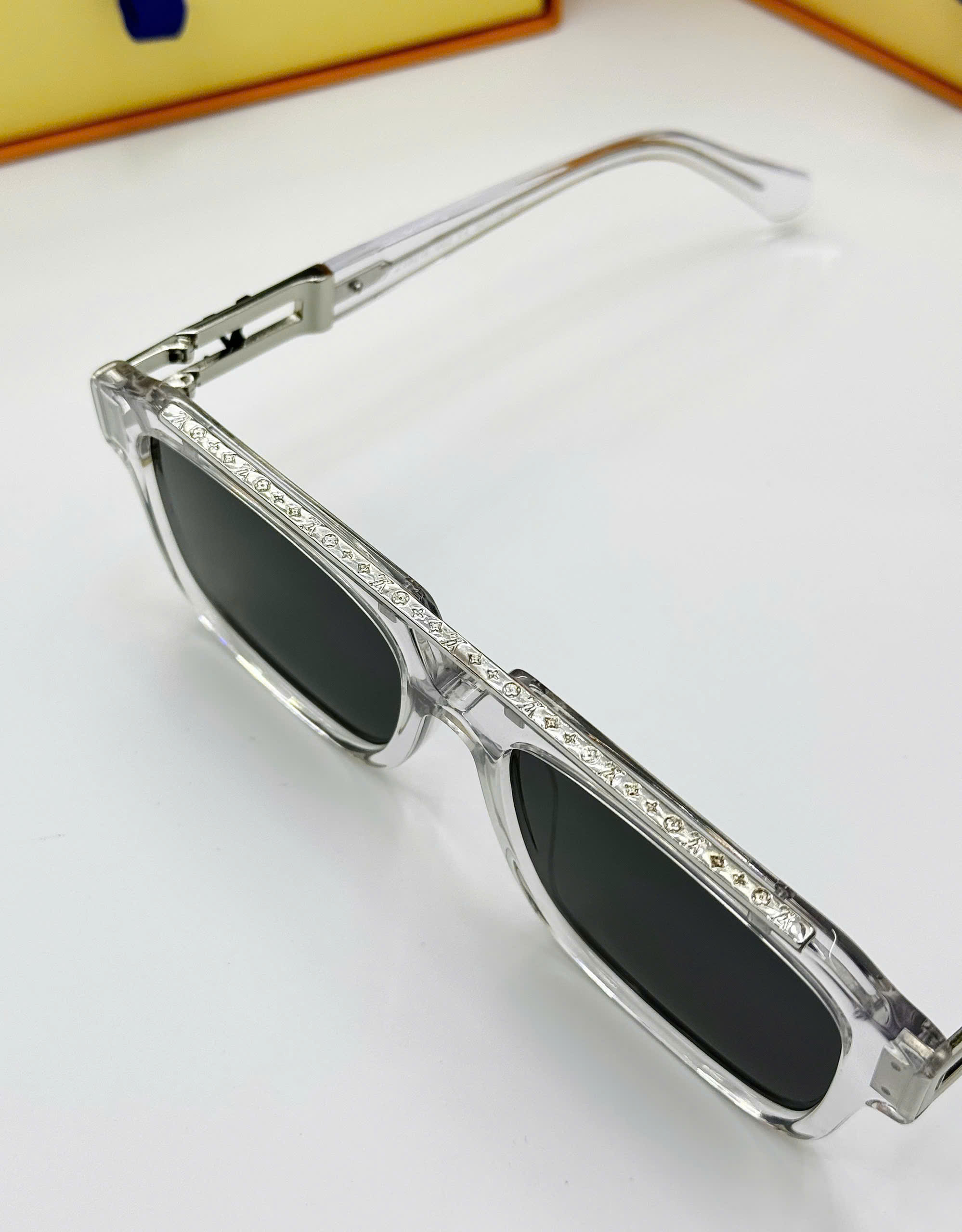 Kính mát thời trang  Louis Vuitton LV gọng trong tròng Đen Like Auth MK