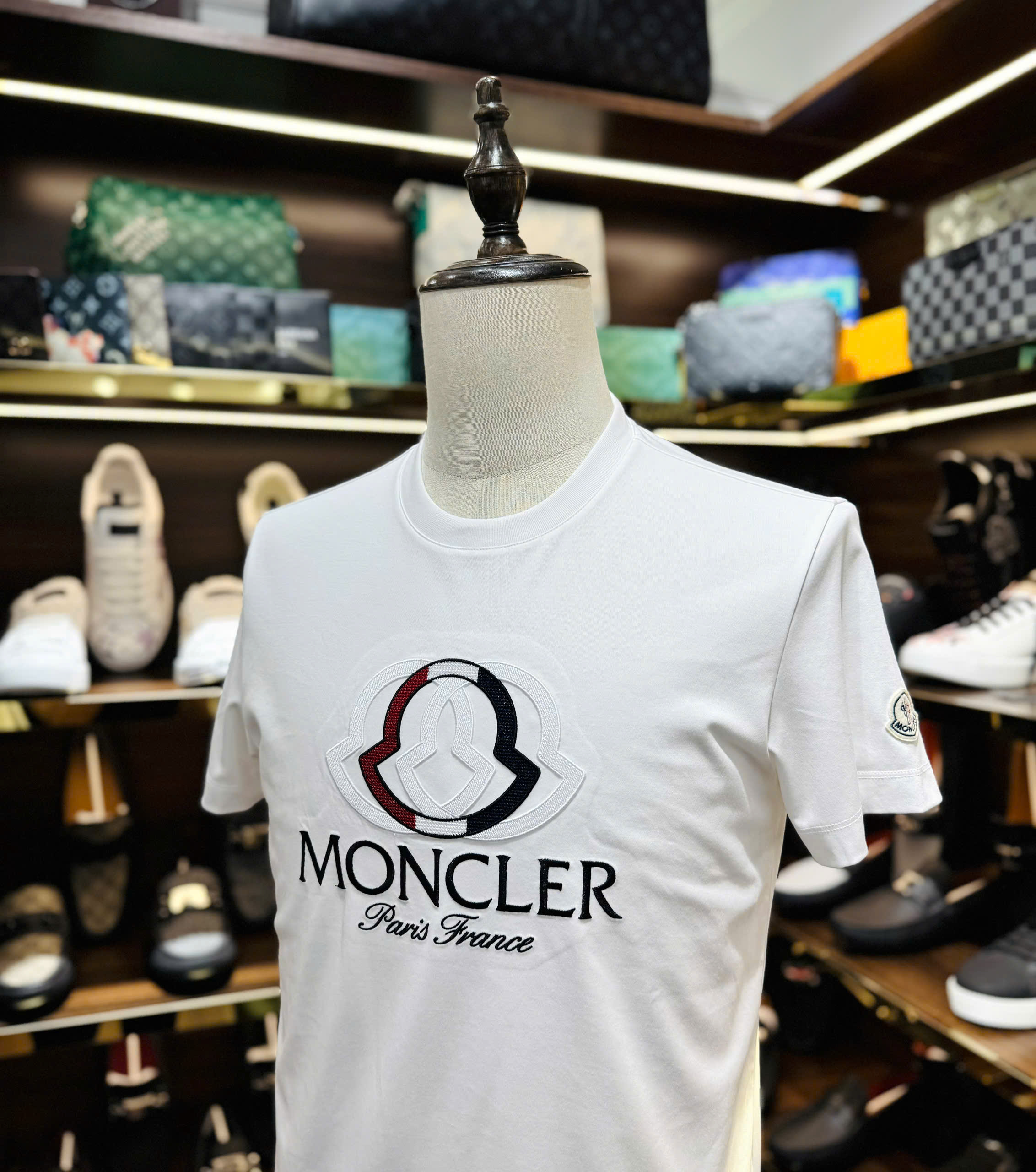 Áo phông T shirt Moncler logo thêu nổi ngực Like Auth M-XL MK