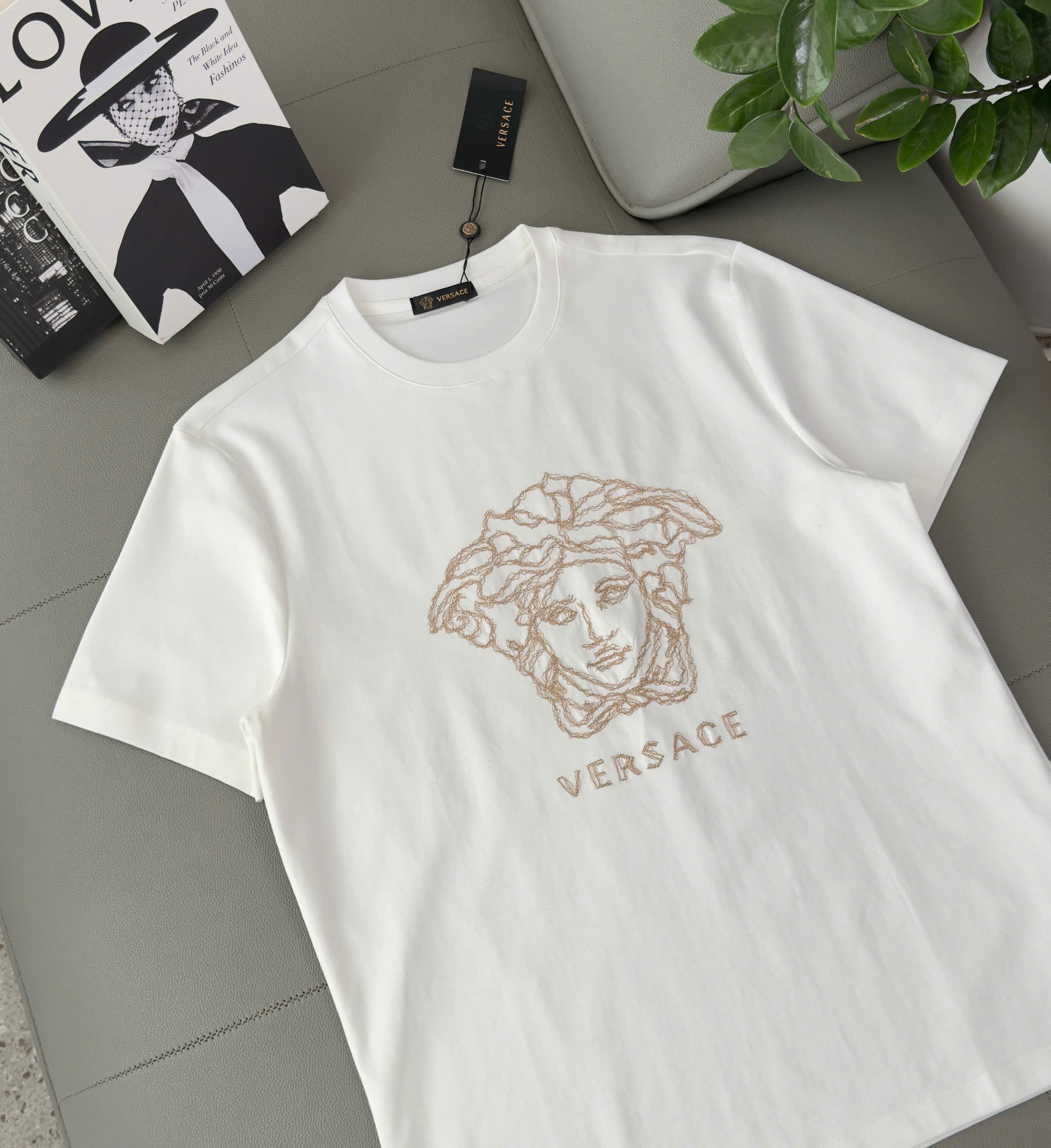 Áo phông T shirt Versace VS logo thêu mặt quỷ Medusa Like Auth M-XL DDT\Trắng