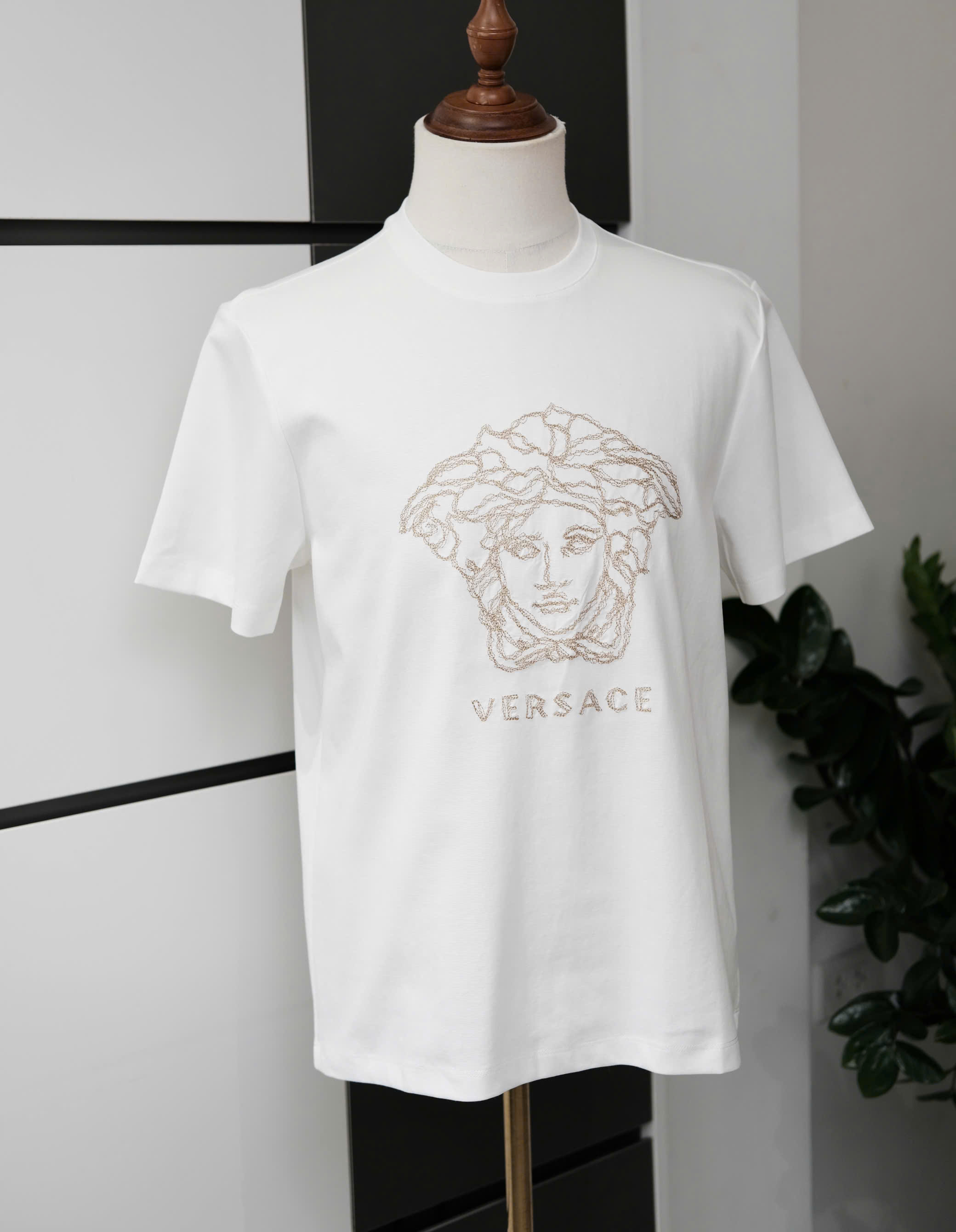 Áo phông T shirt Versace VS logo thêu mặt quỷ Medusa Like Auth M-XL DDT\Trắng