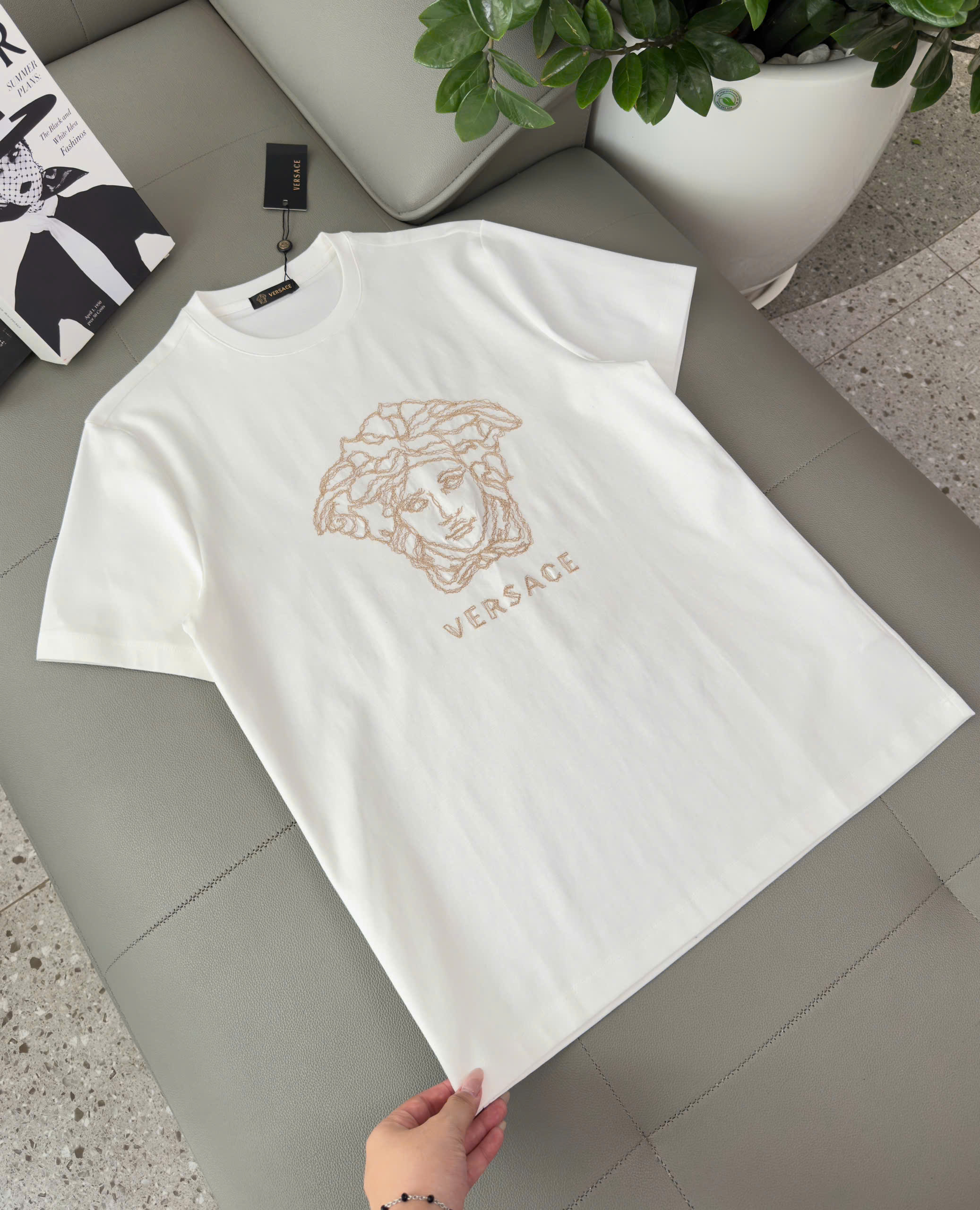 Áo phông T shirt Versace VS logo thêu mặt quỷ Medusa Like Auth M-XL DDT\Trắng