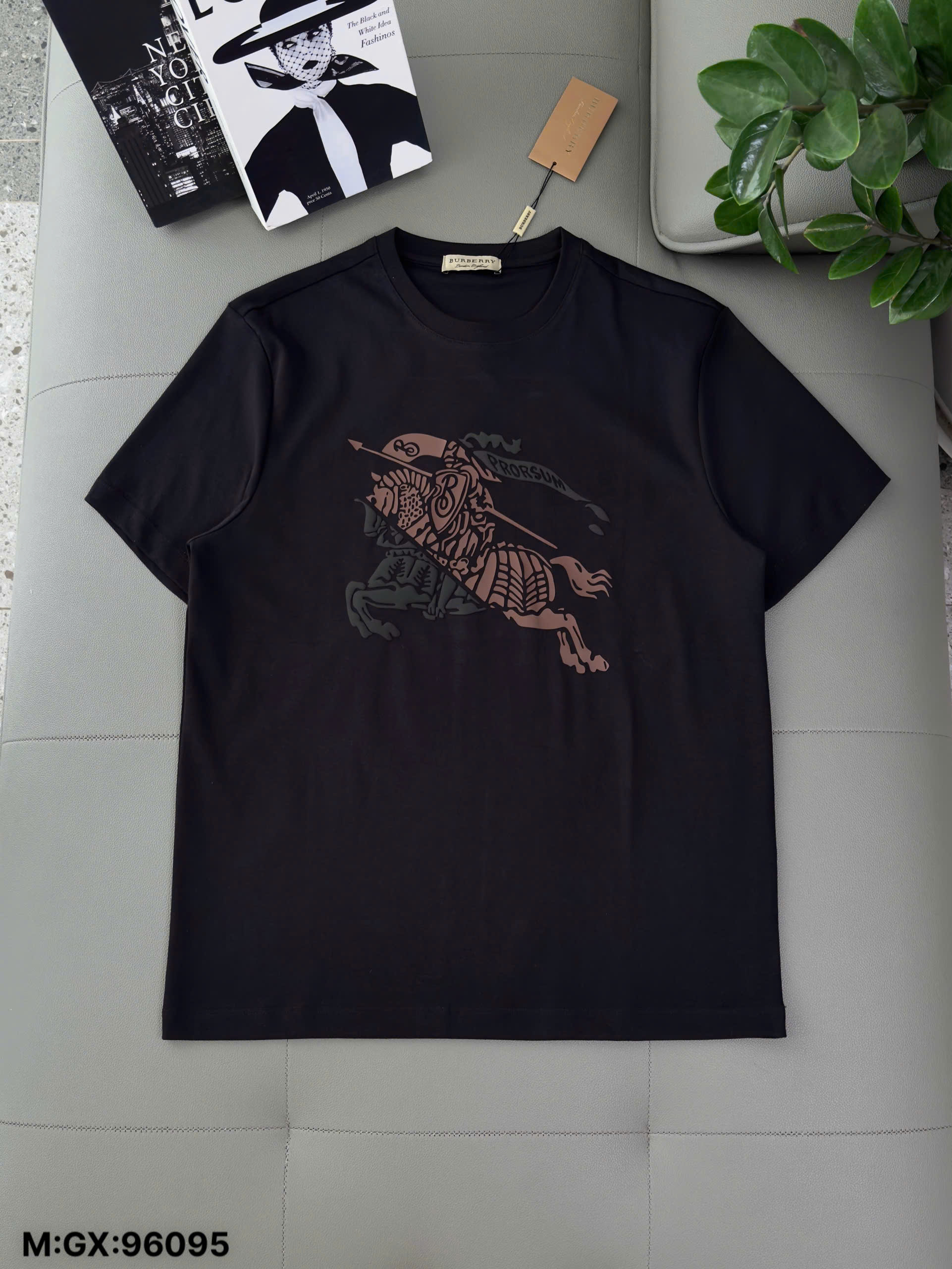 Áo phông T shirt Burberry BBR ngực thêu kỵ sỹ ngựa bay Like Auth M-XL DDT\Đen