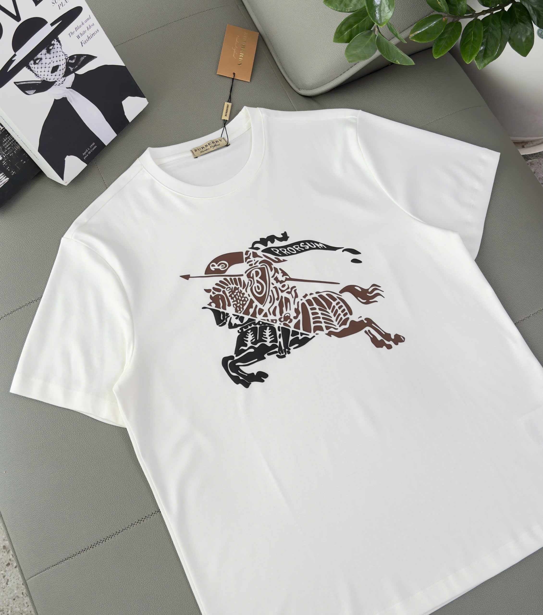 Áo phông T shirt Burberry BBR ngực thêu kỵ sỹ ngựa bay Like Auth M-XL DDT\Trắng
