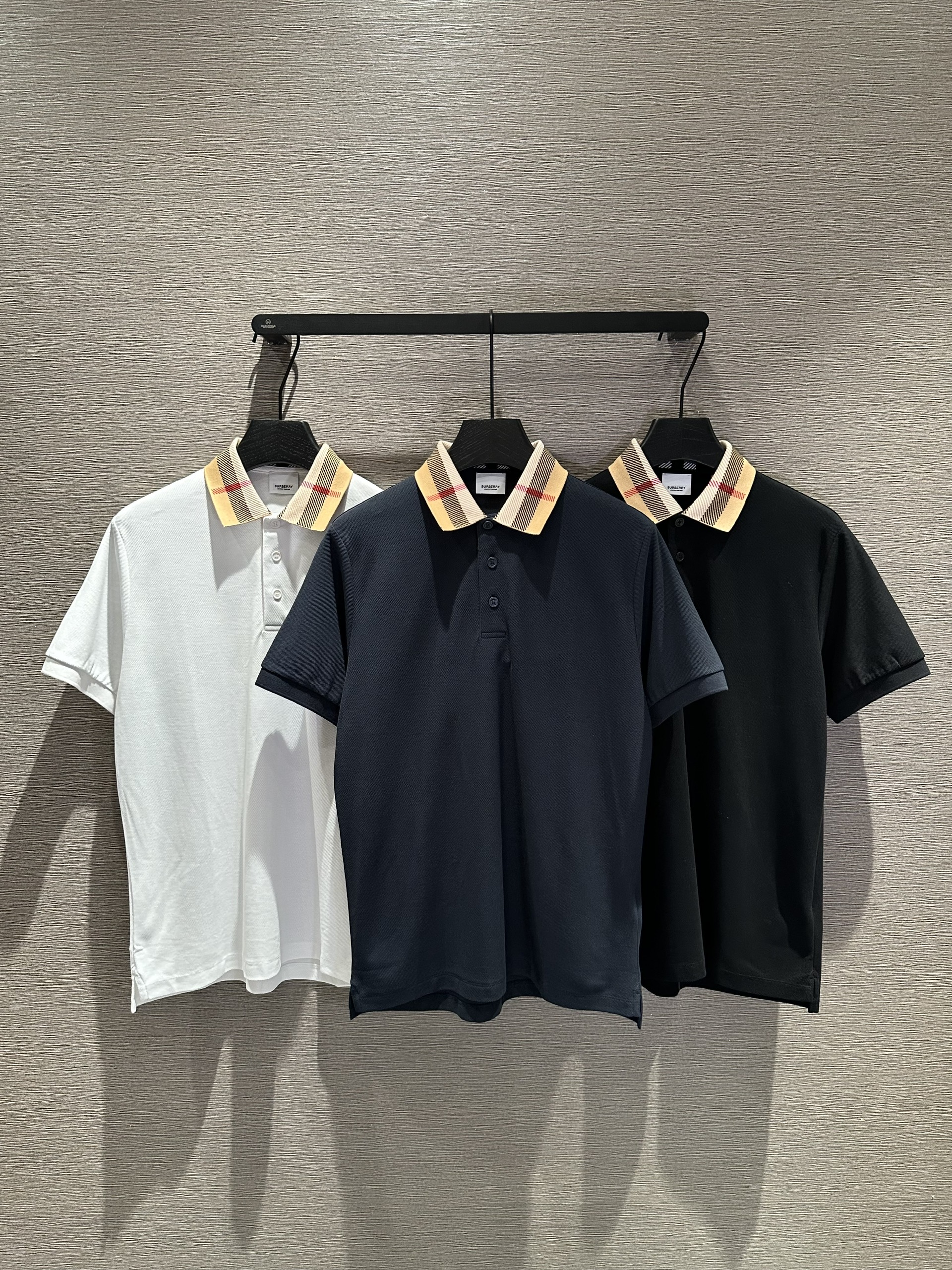 Áo polo Burberry BBR trơn phối kẻ sọc to cổ Like Auth 1-1 on web VTN