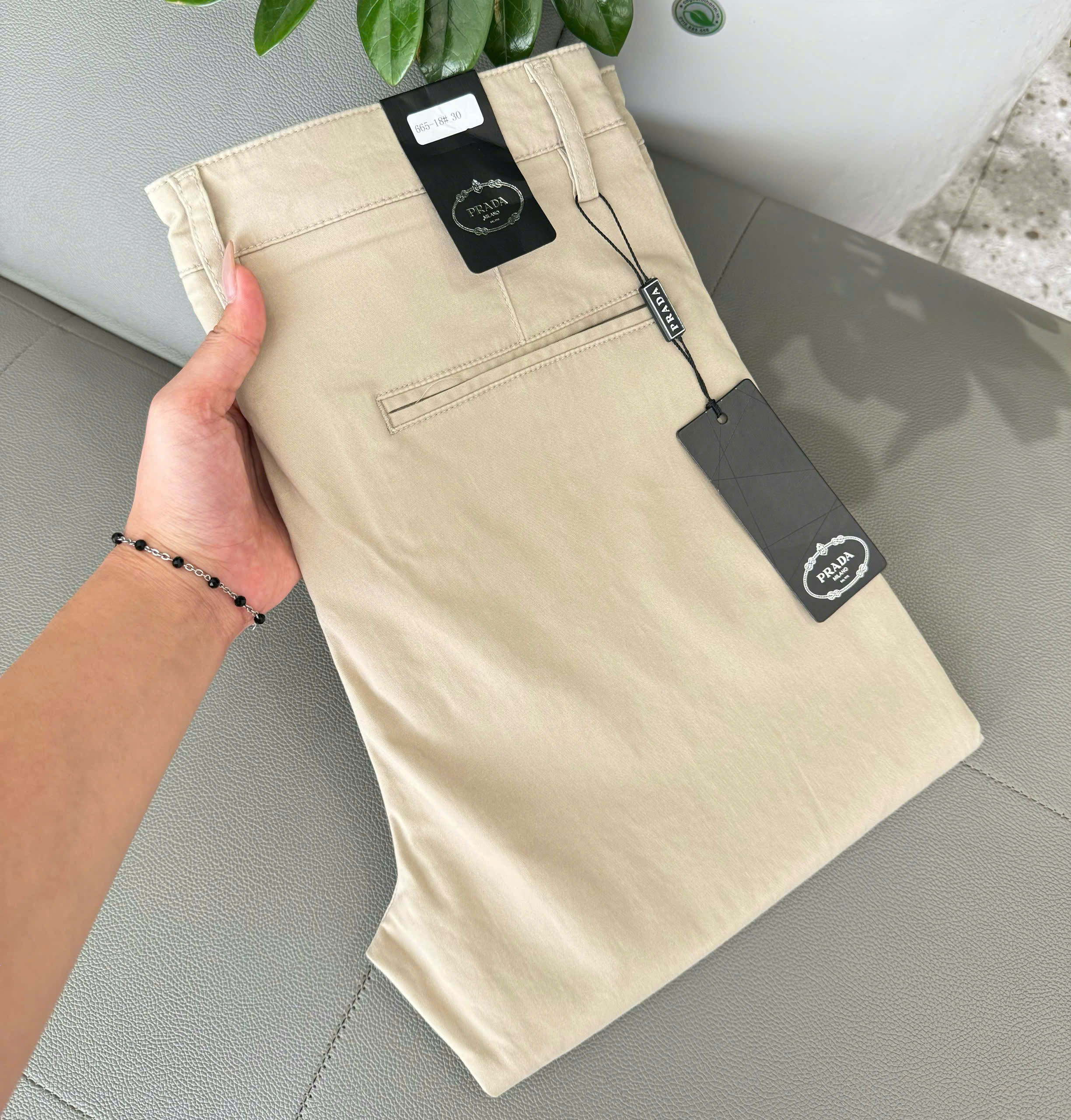 Quần kaki Prada basic Be Like Auth 30-36 DDT