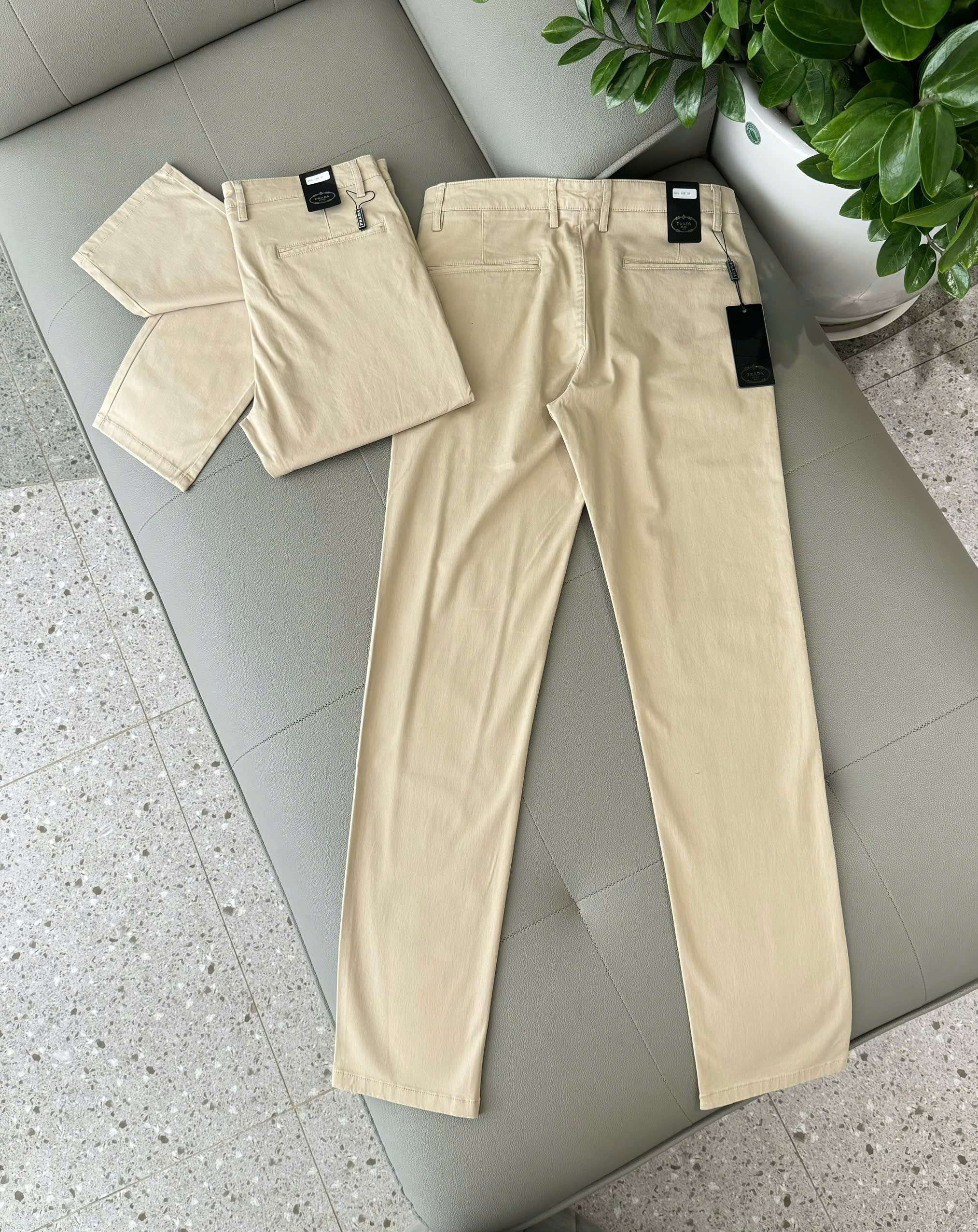 Quần kaki Prada basic Be Like Auth 30-36 DDT